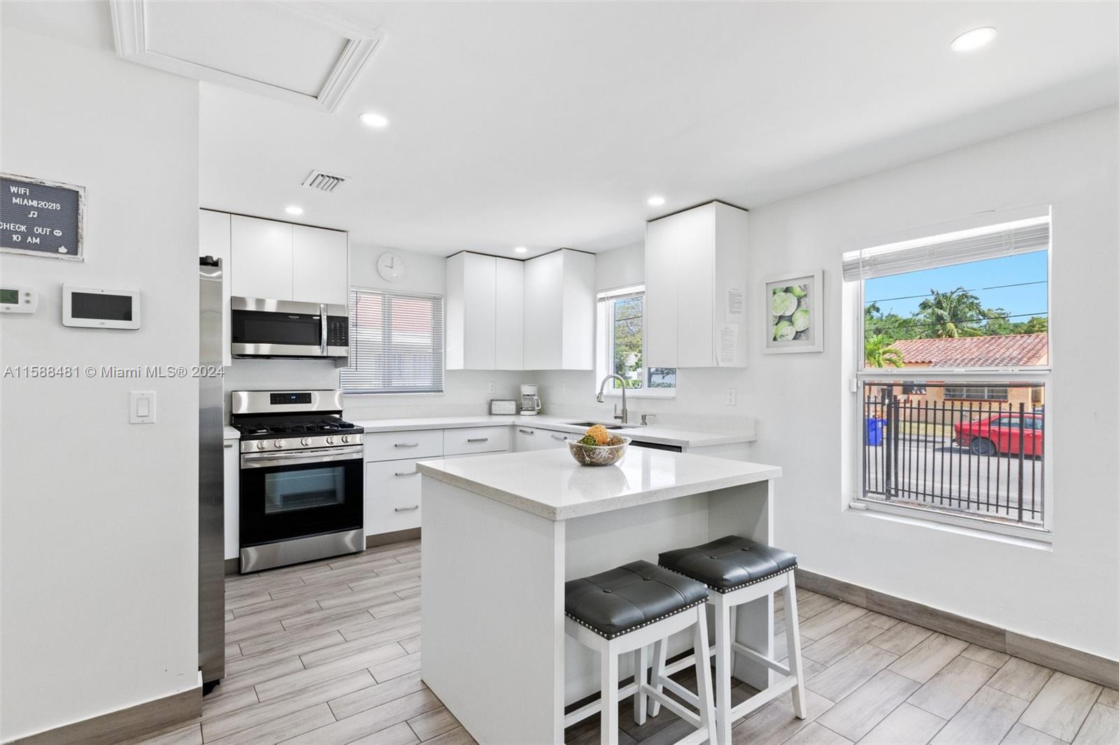 24 NW 50th St