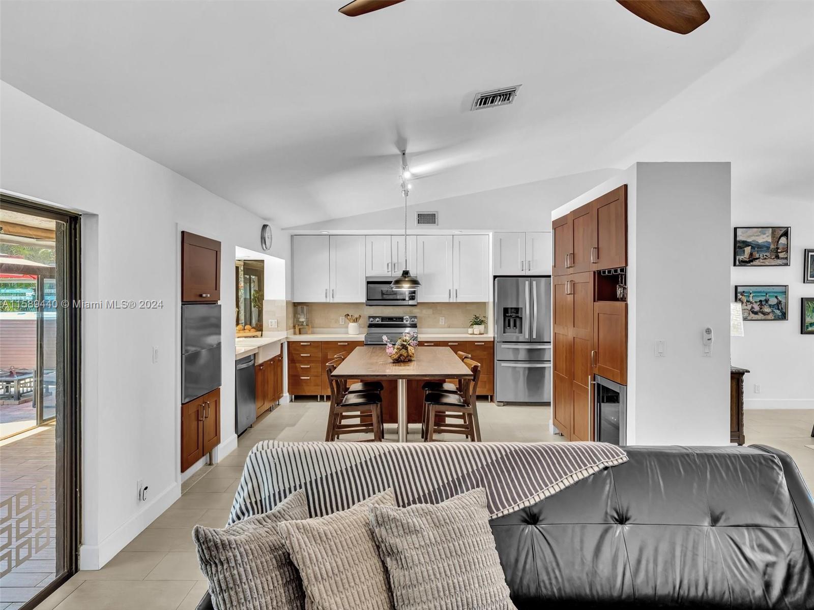 5600 Knighthurst Way