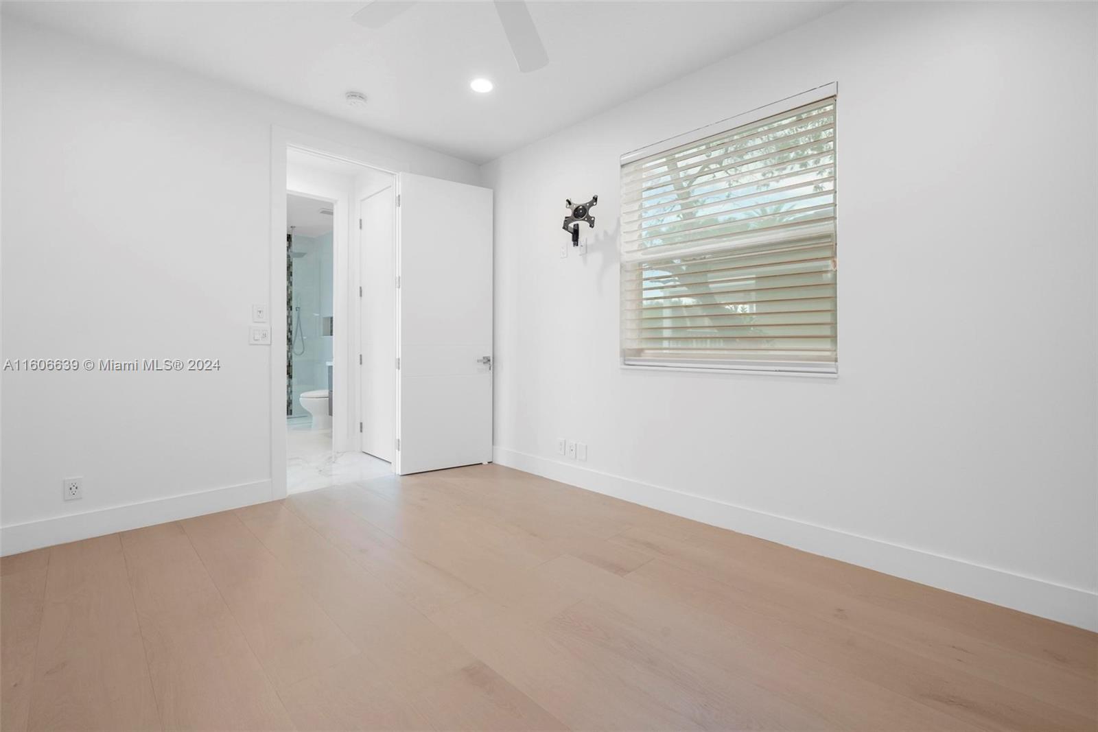 3763 Oak Ridge Cir