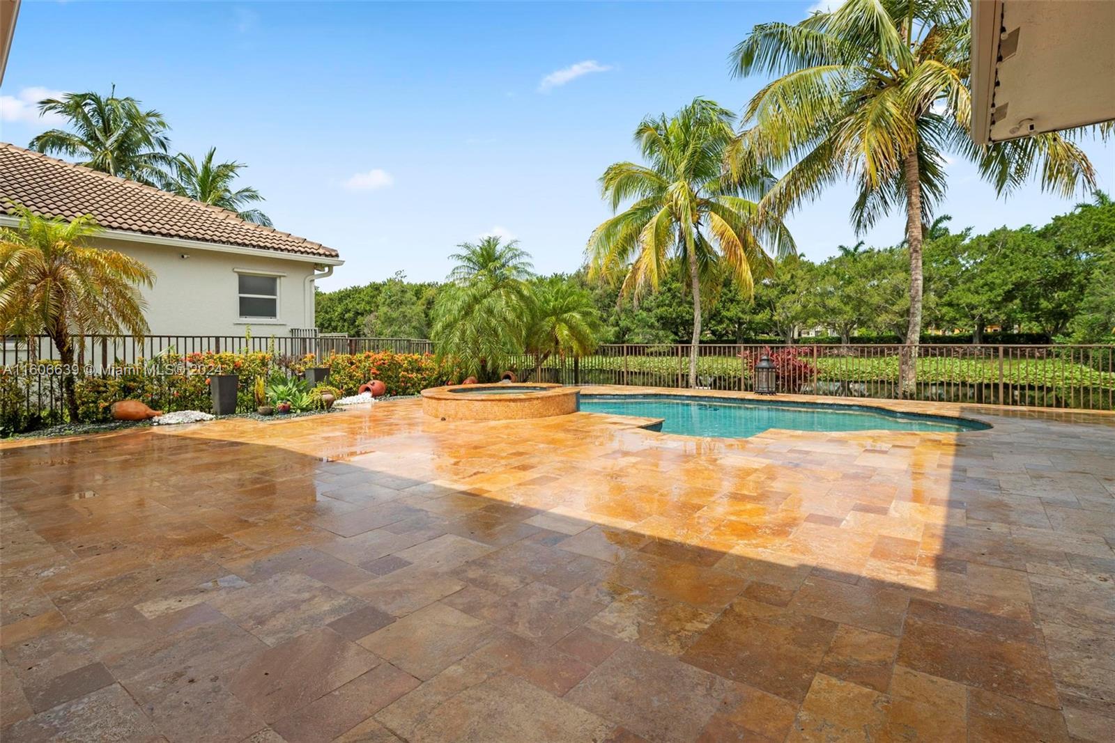 3763 Oak Ridge Cir