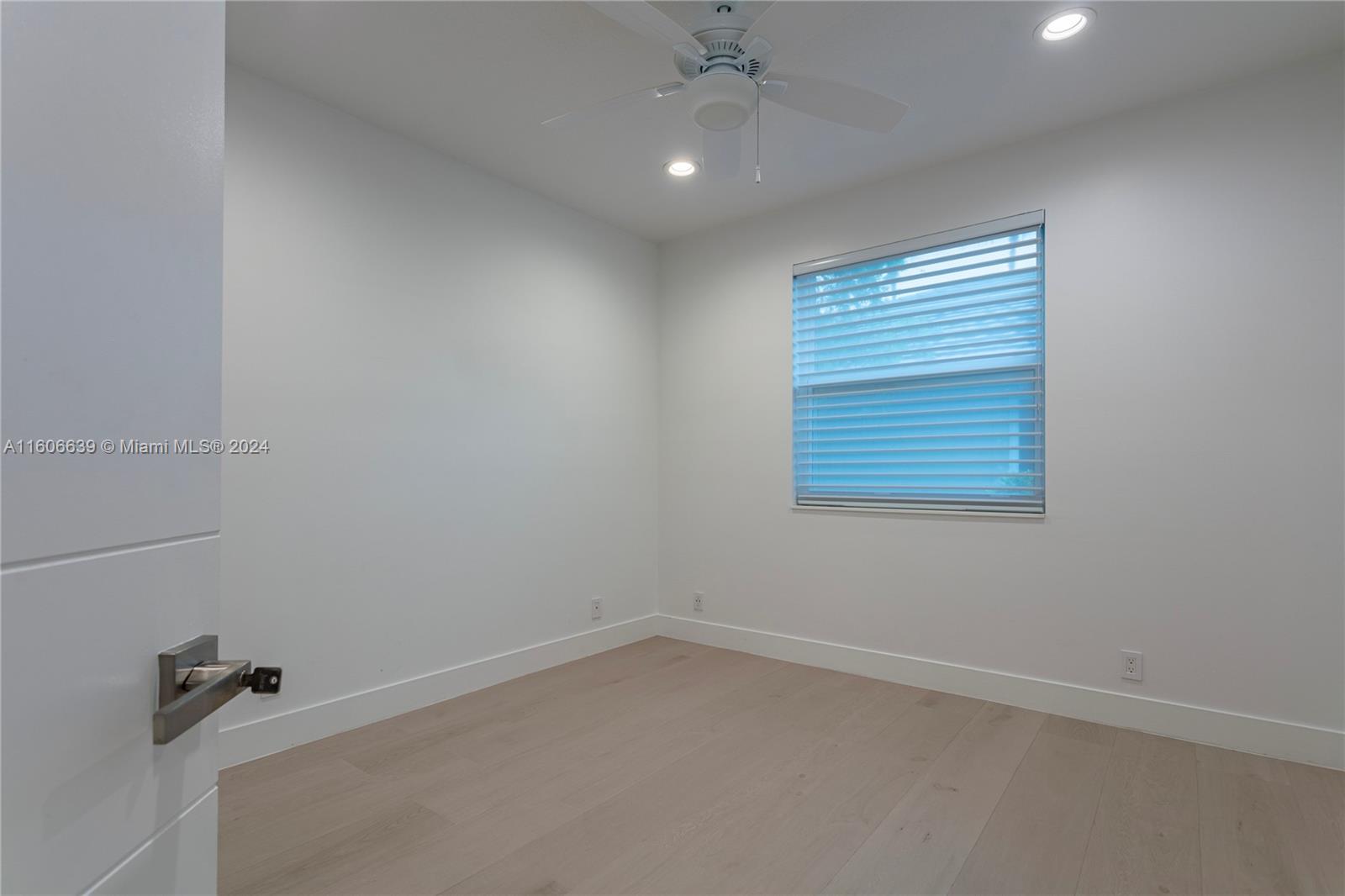 3763 Oak Ridge Cir