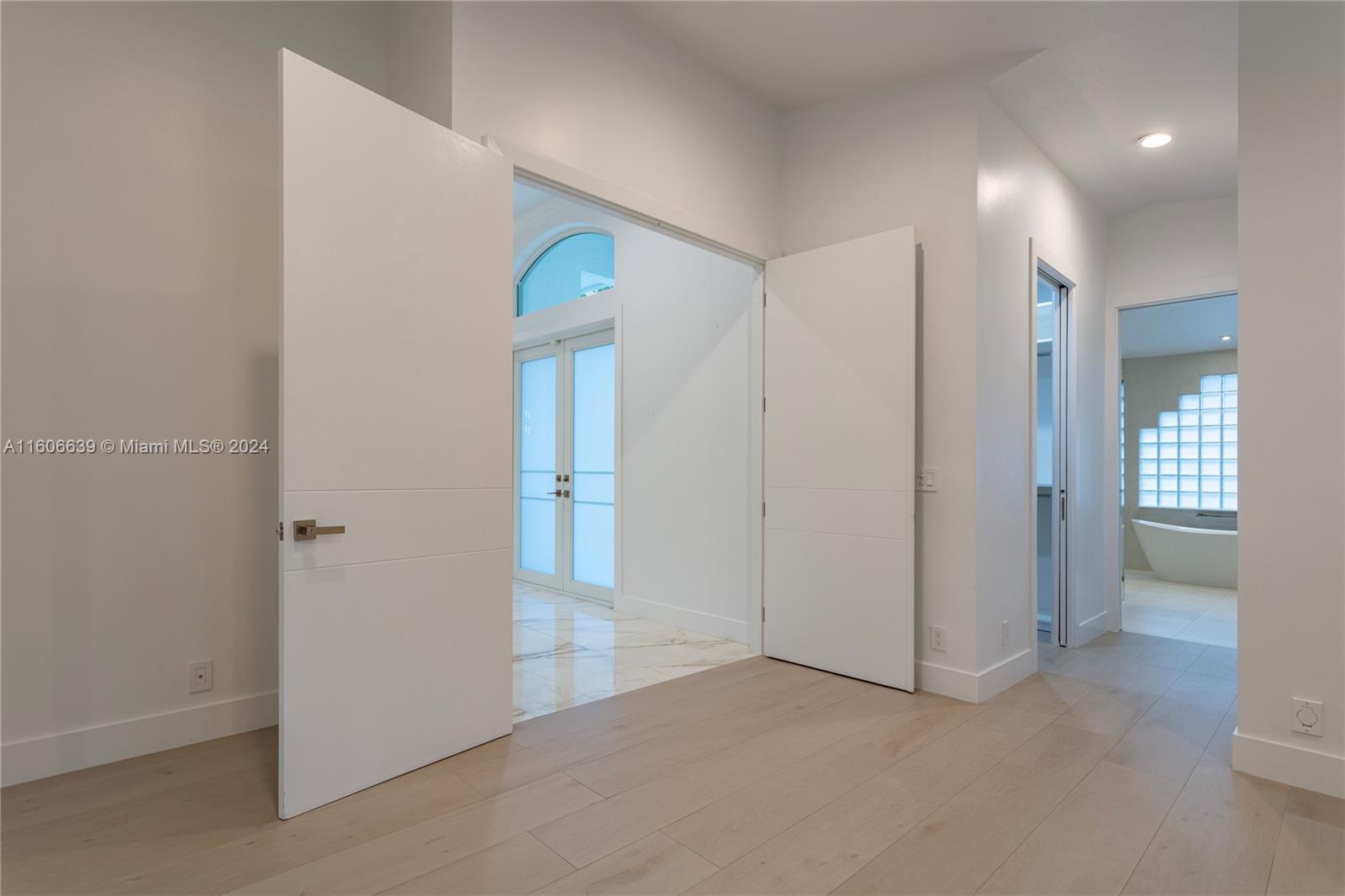 3763 Oak Ridge Cir