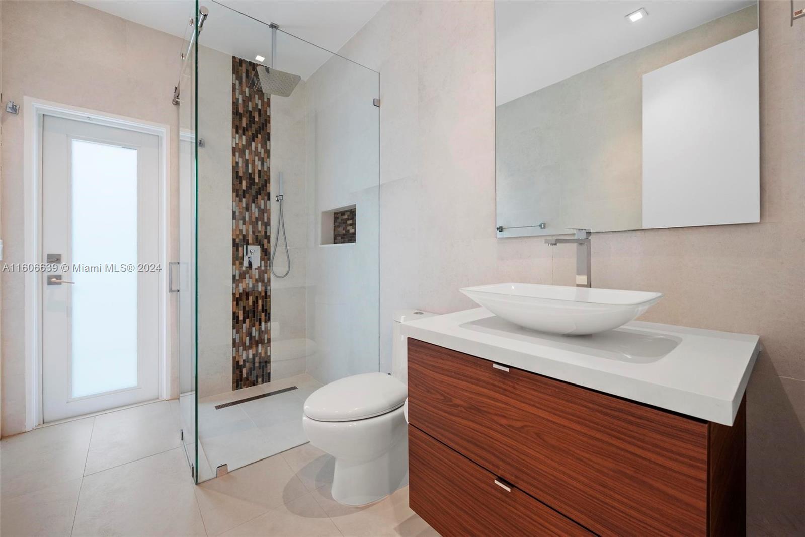 3763 Oak Ridge Cir