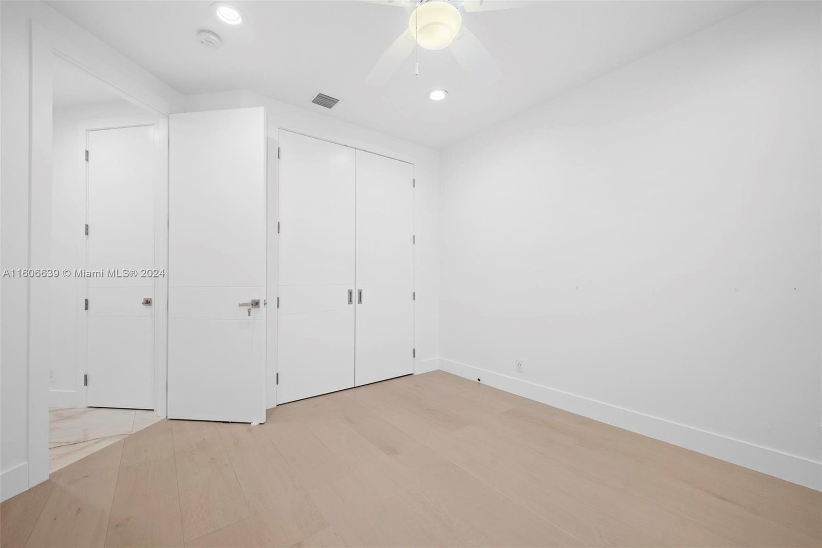 3763 Oak Ridge Cir