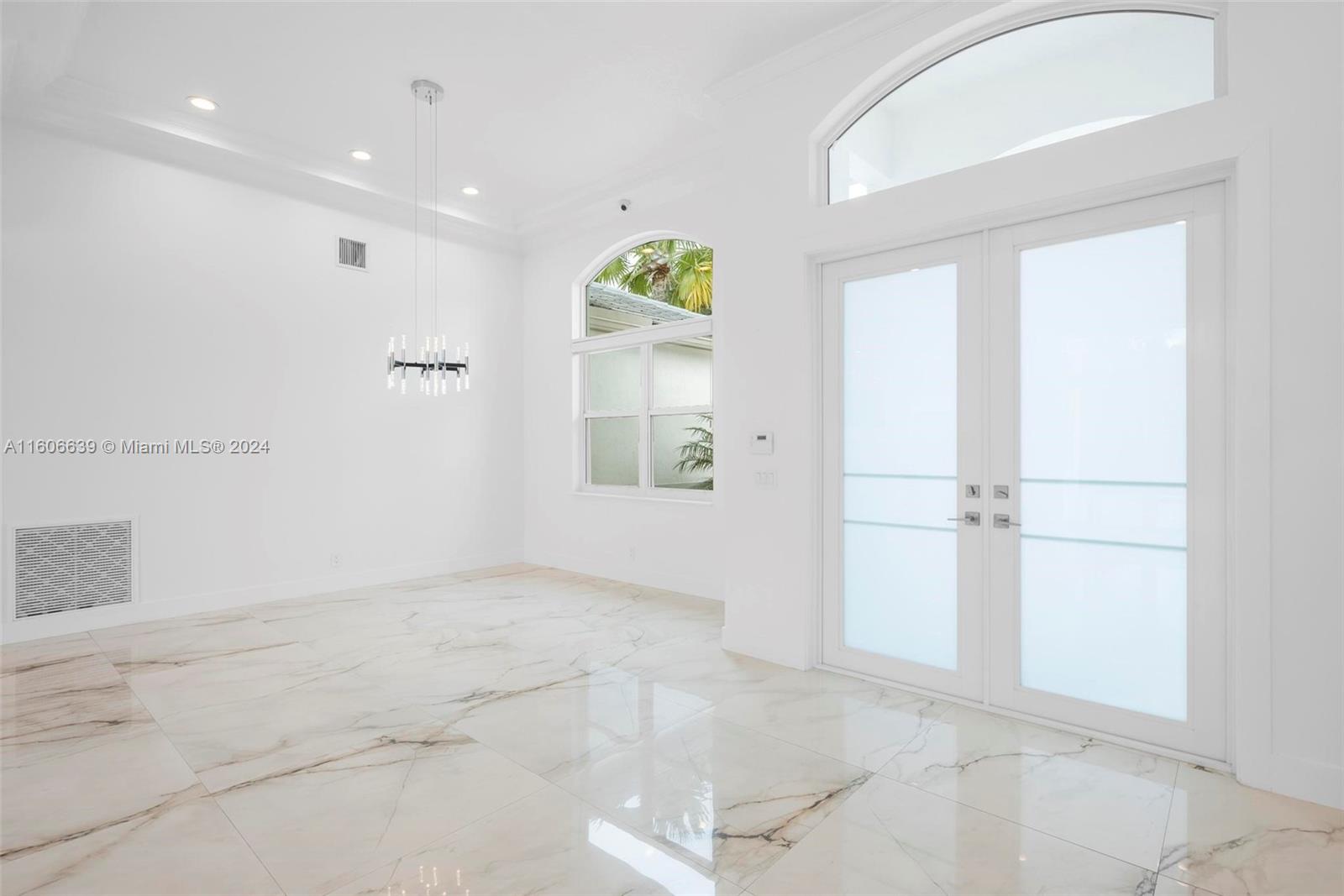 3763 Oak Ridge Cir