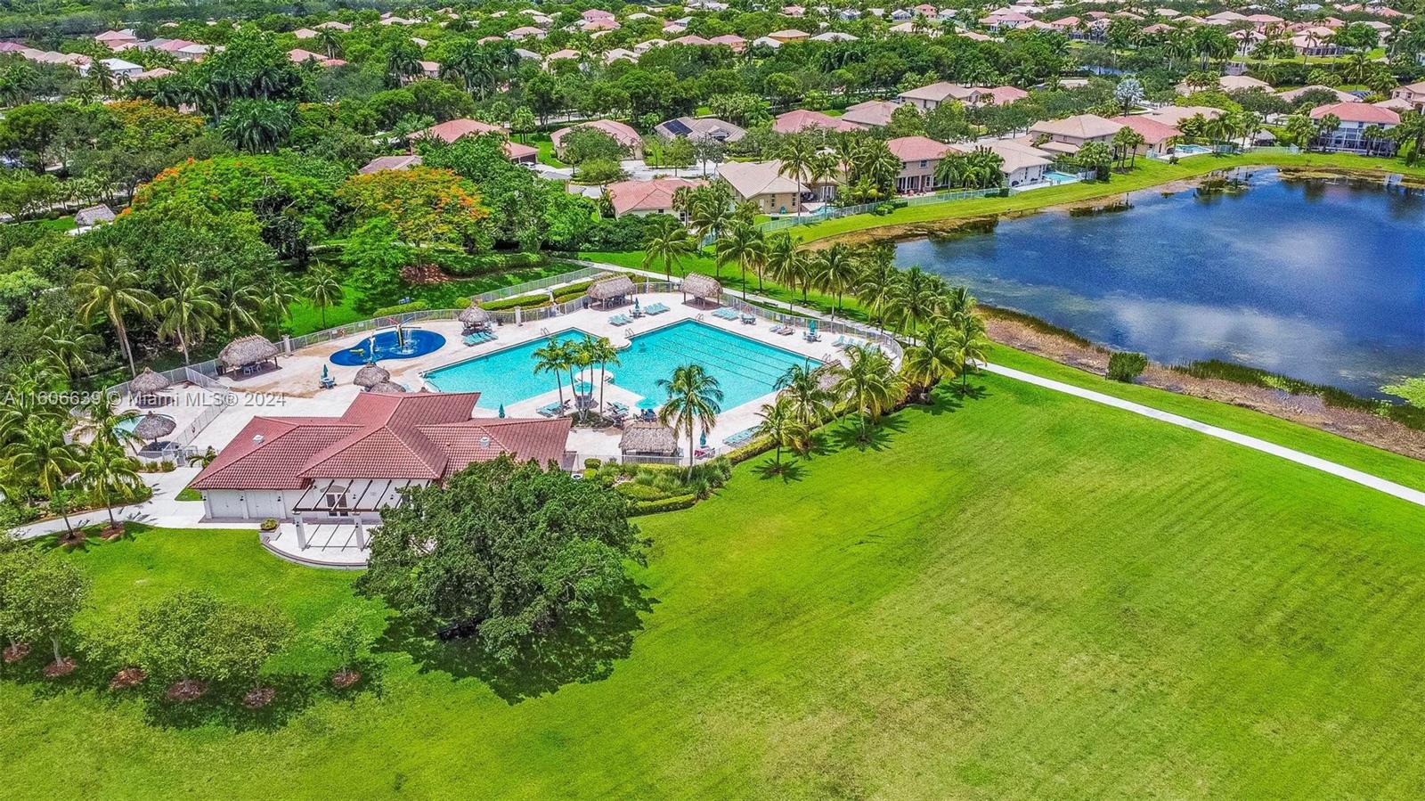 3763 Oak Ridge Cir