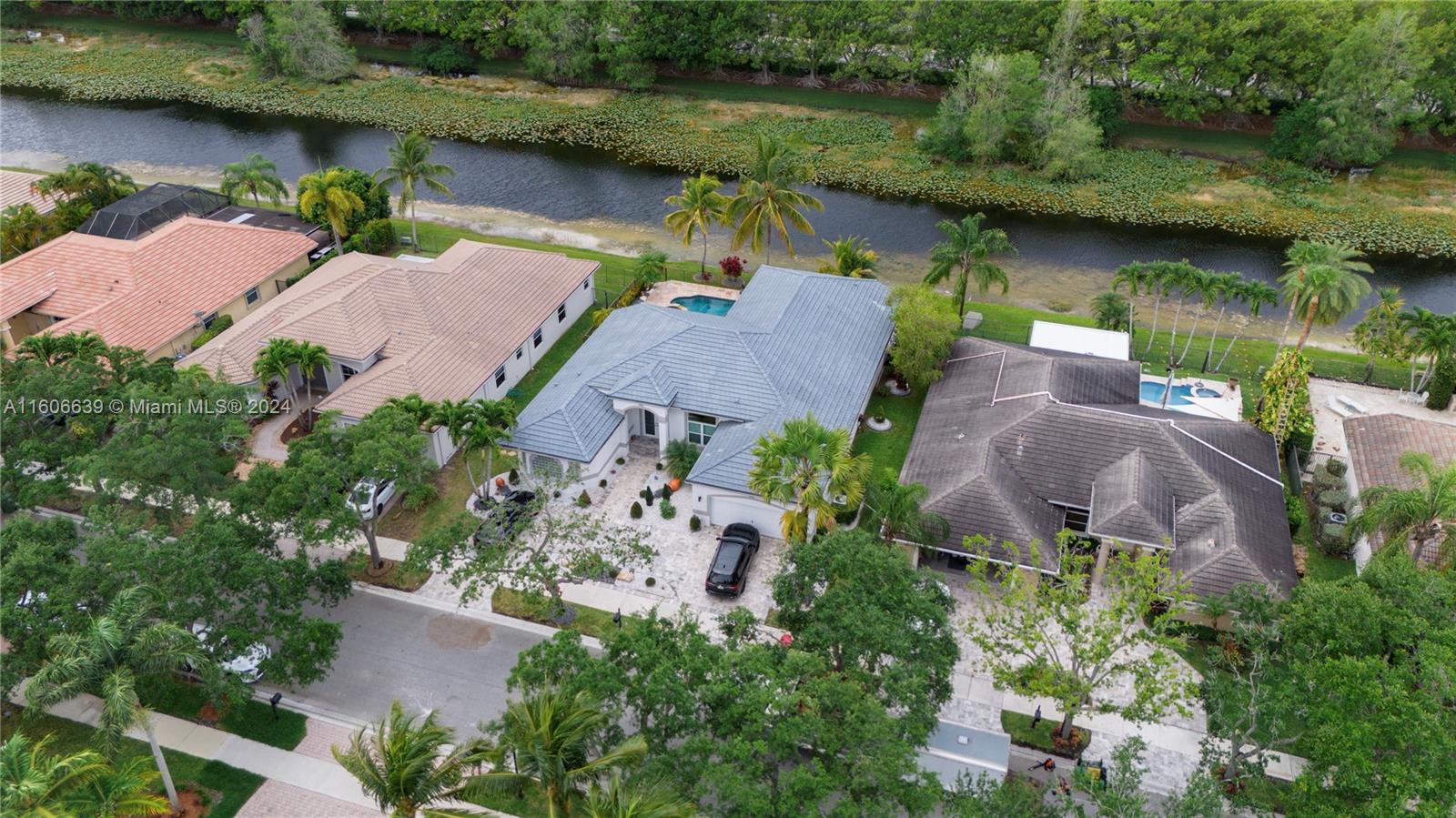 3763 Oak Ridge Cir