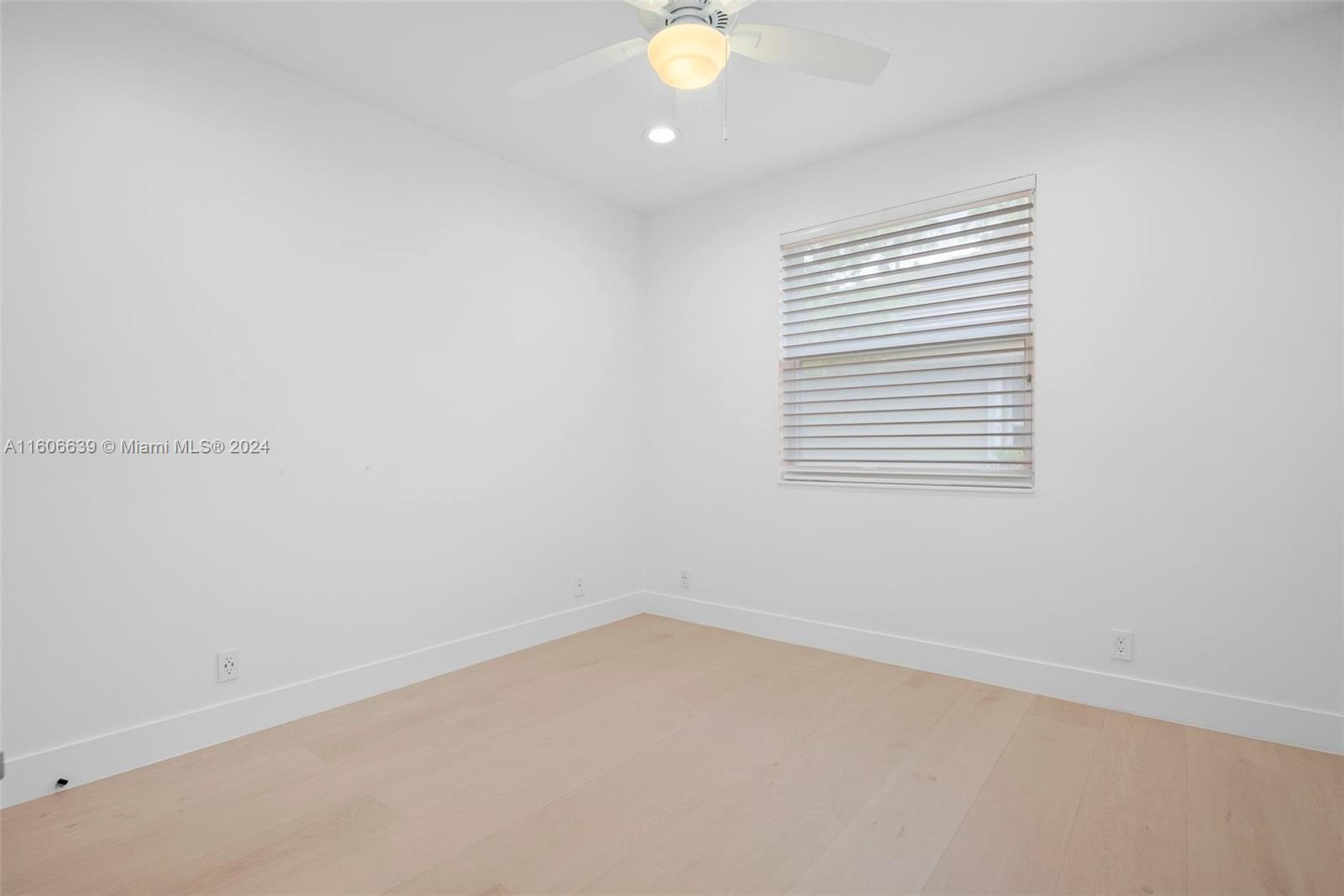 3763 Oak Ridge Cir