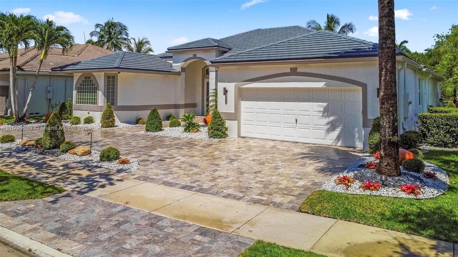 3763 Oak Ridge Cir