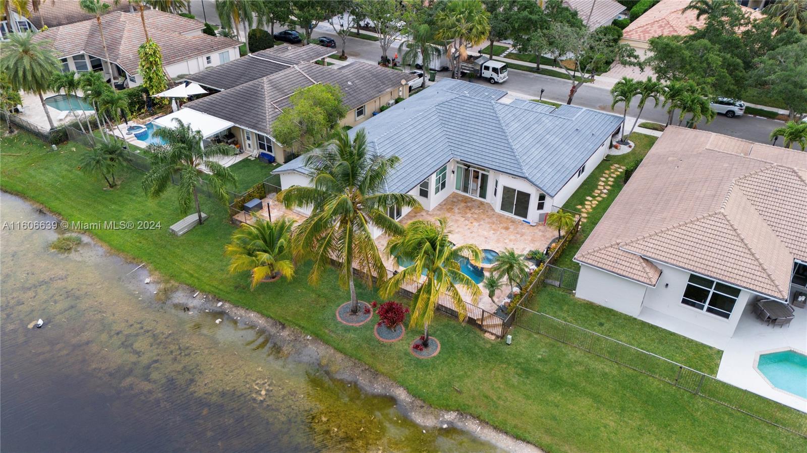 3763 Oak Ridge Cir