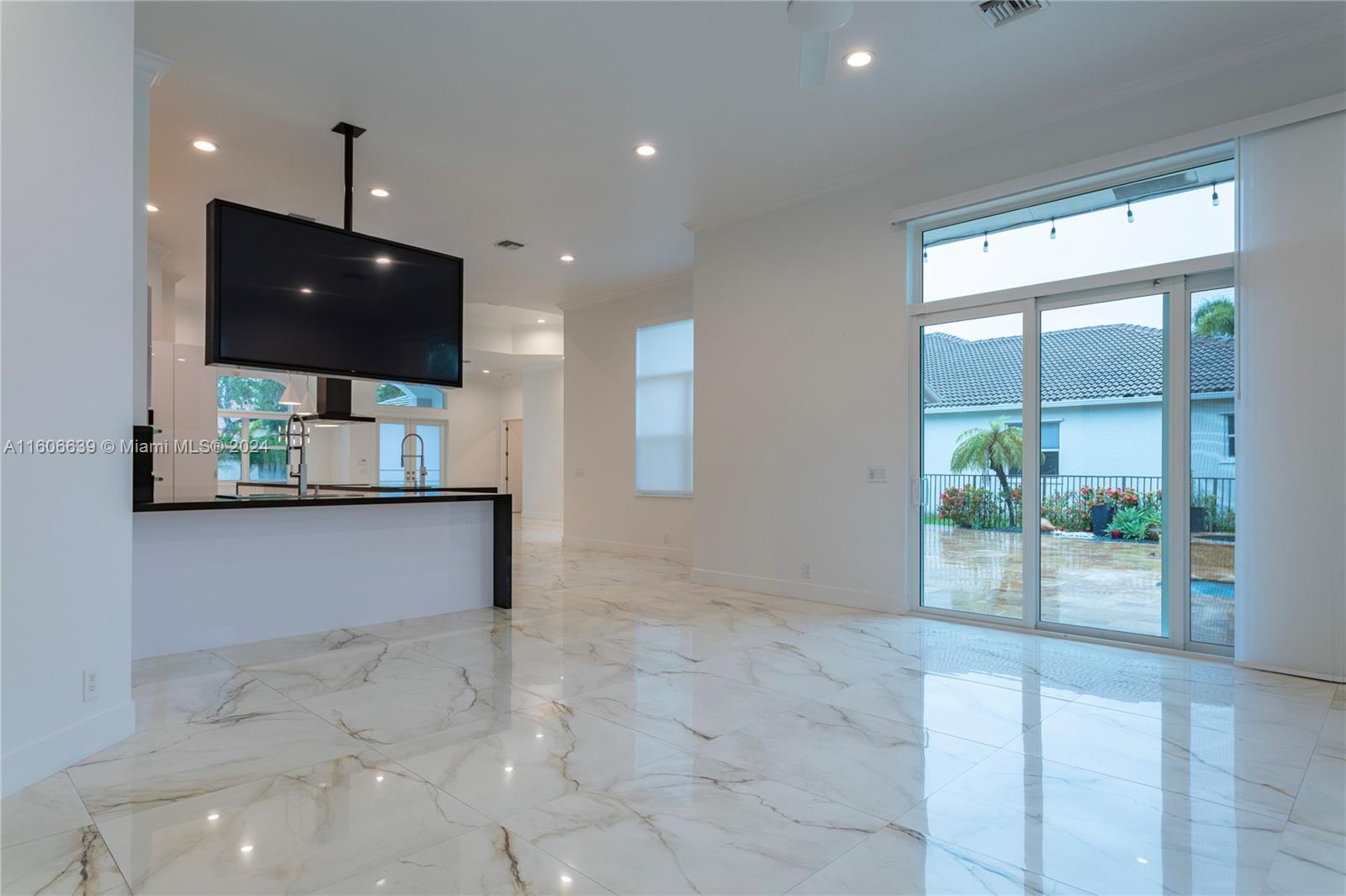 3763 Oak Ridge Cir