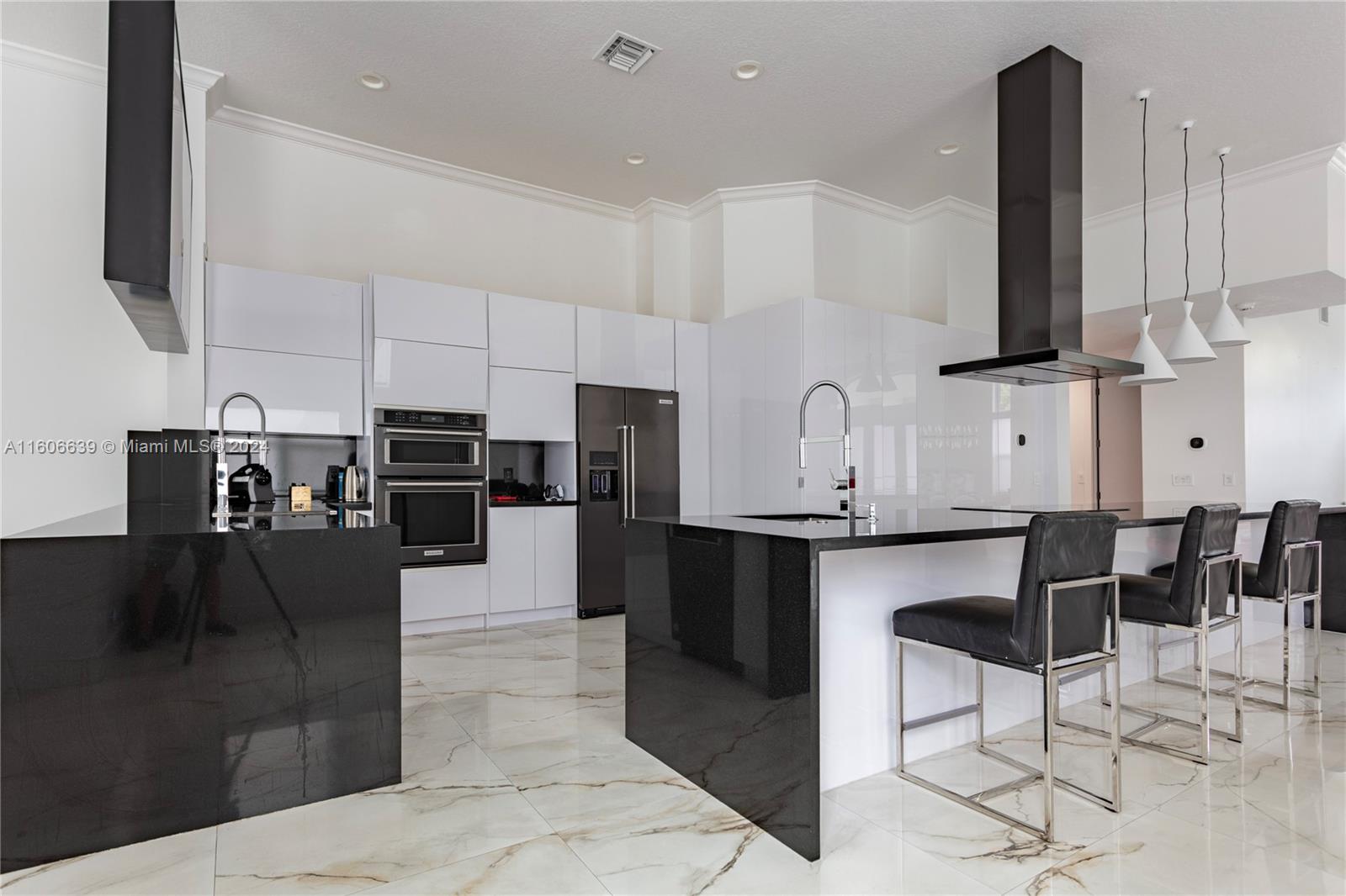 3763 Oak Ridge Cir