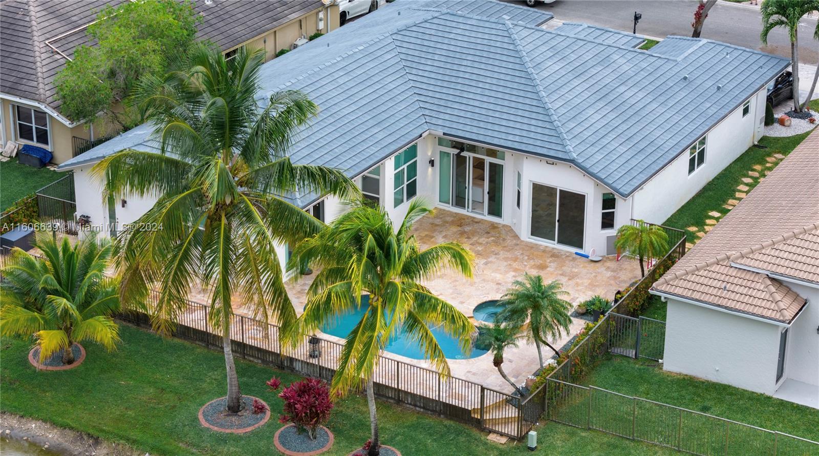 3763 Oak Ridge Cir