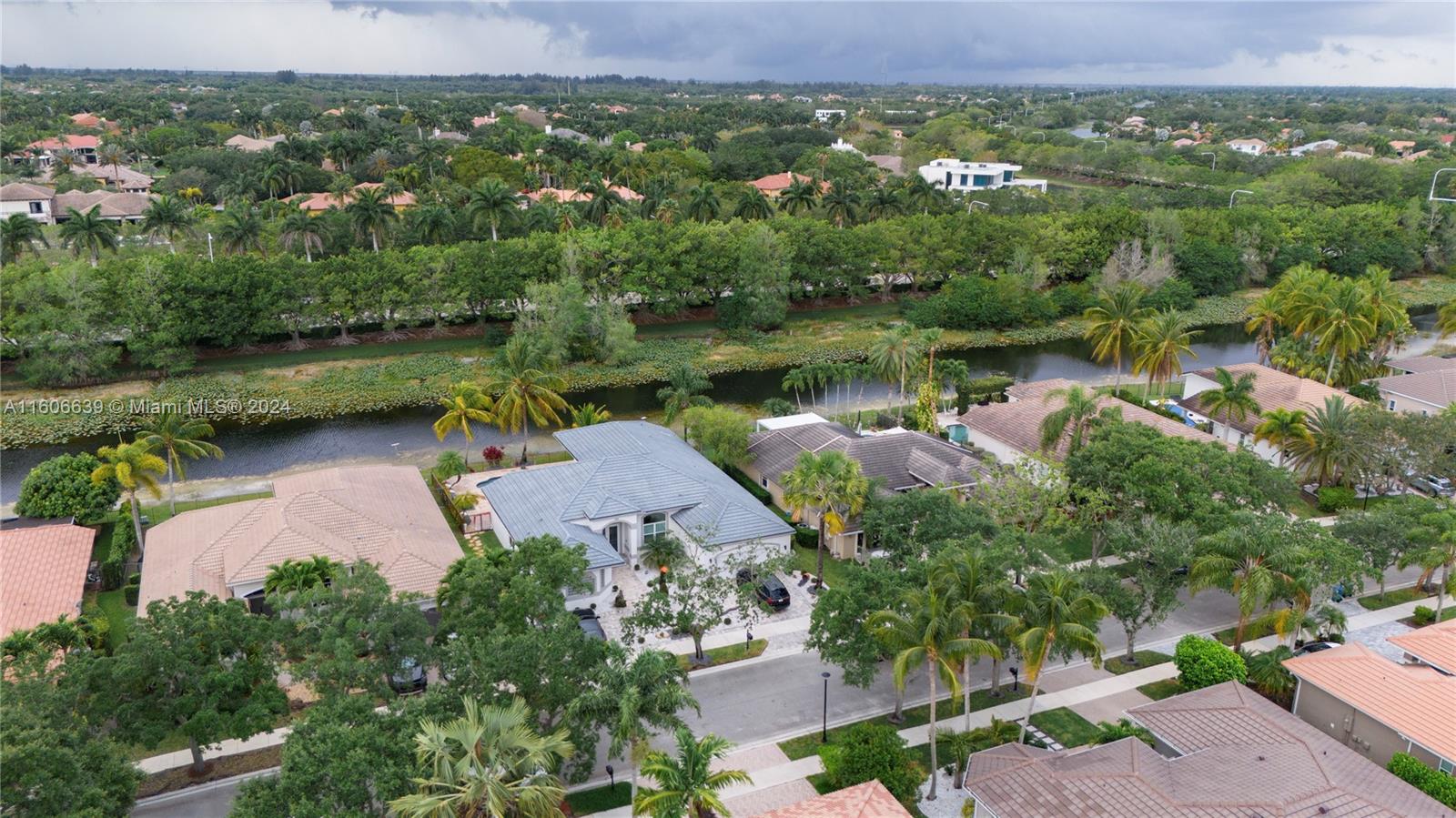 3763 Oak Ridge Cir