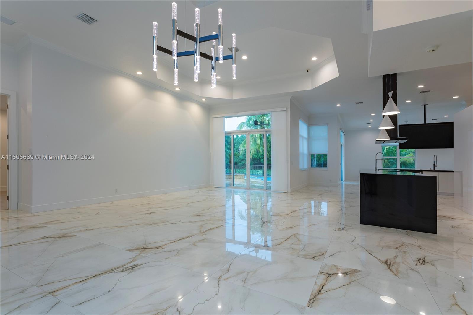 3763 Oak Ridge Cir