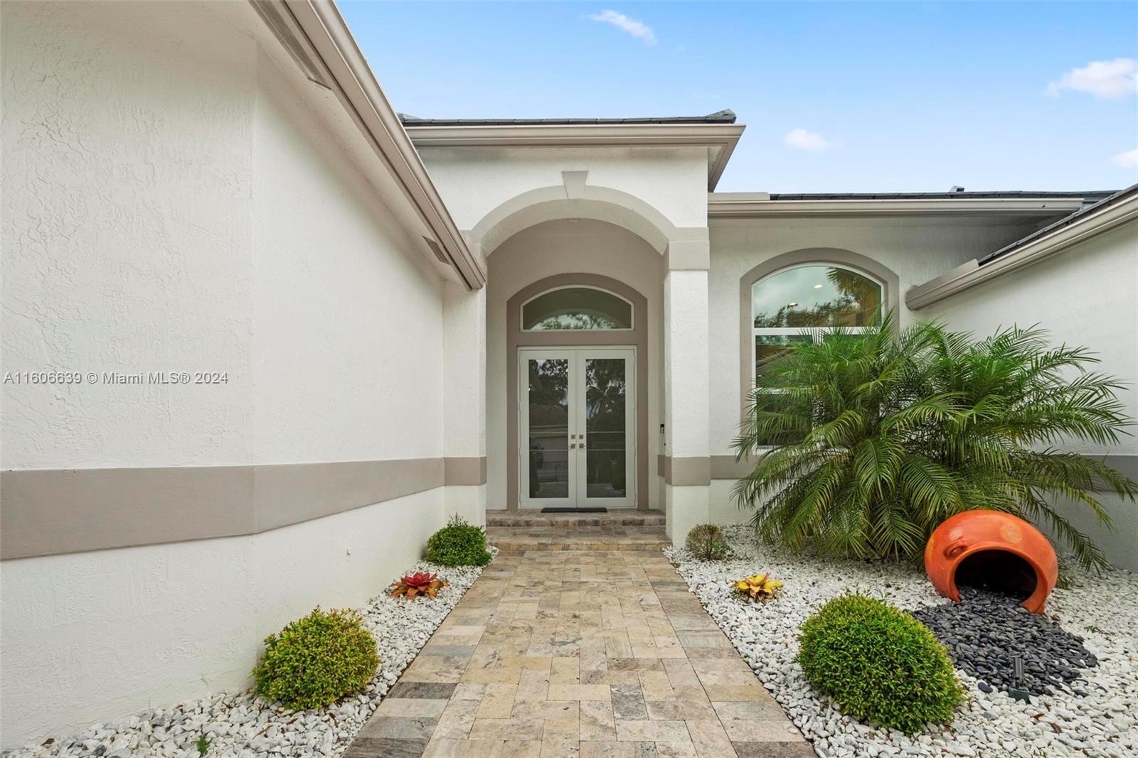 3763 Oak Ridge Cir