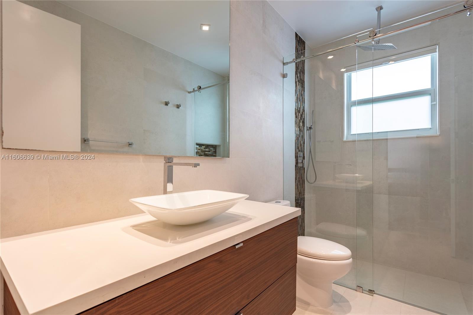 3763 Oak Ridge Cir