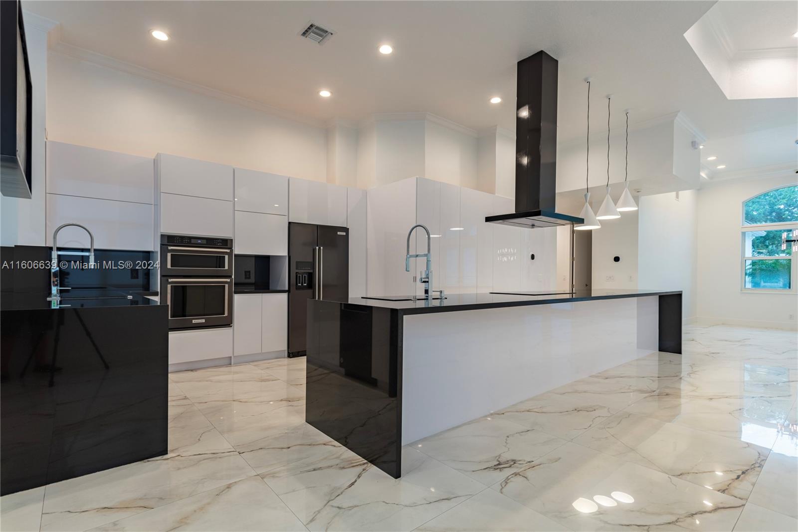 3763 Oak Ridge Cir