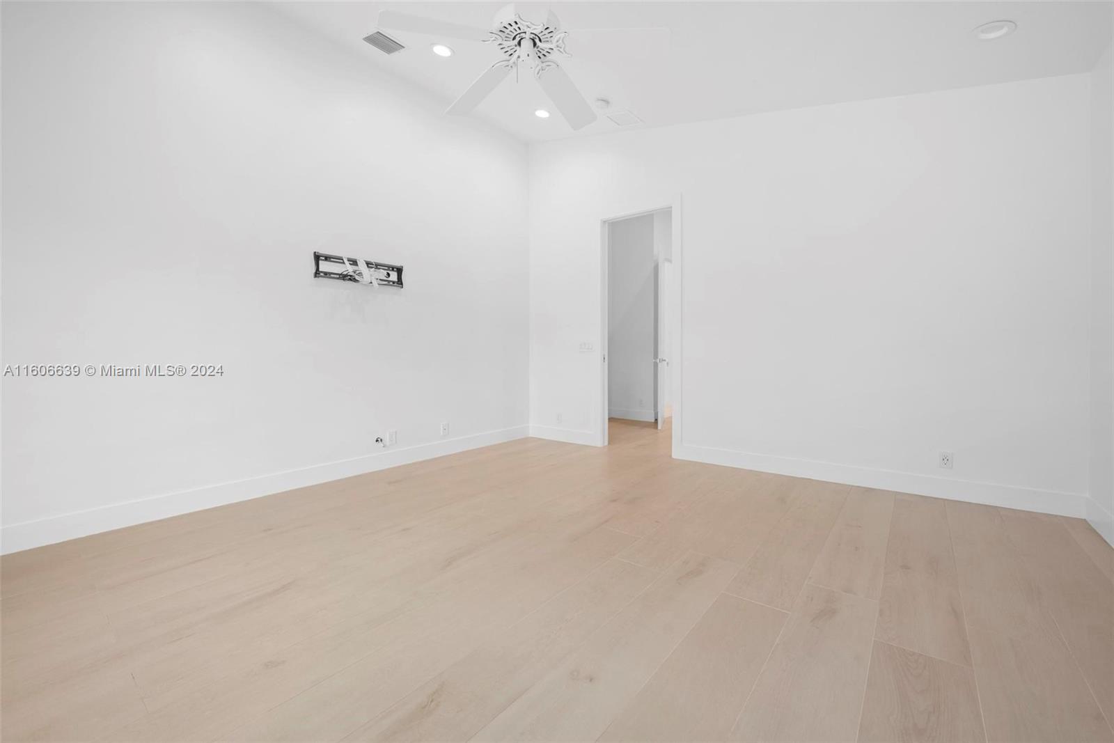 3763 Oak Ridge Cir