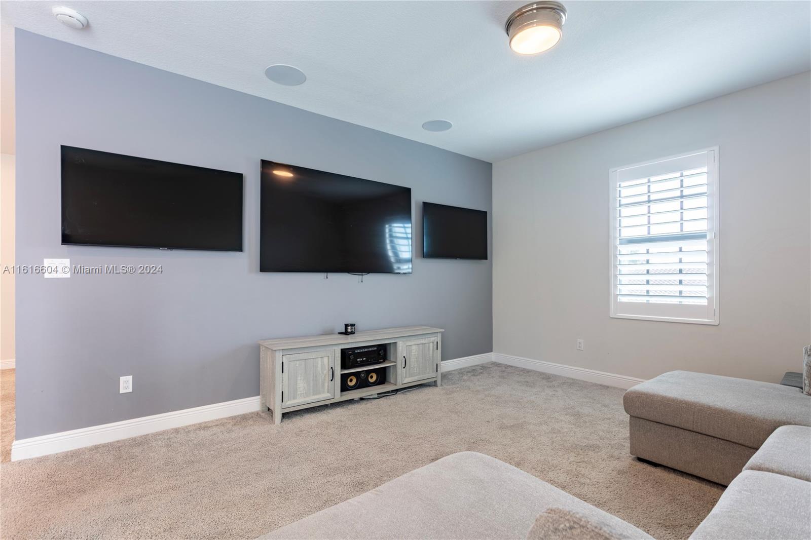8555 E Baypoint Cir