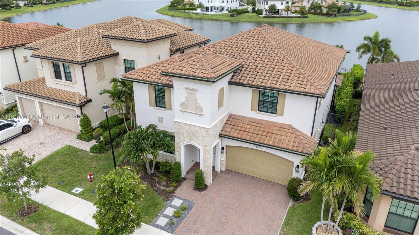 8555 E Baypoint Cir