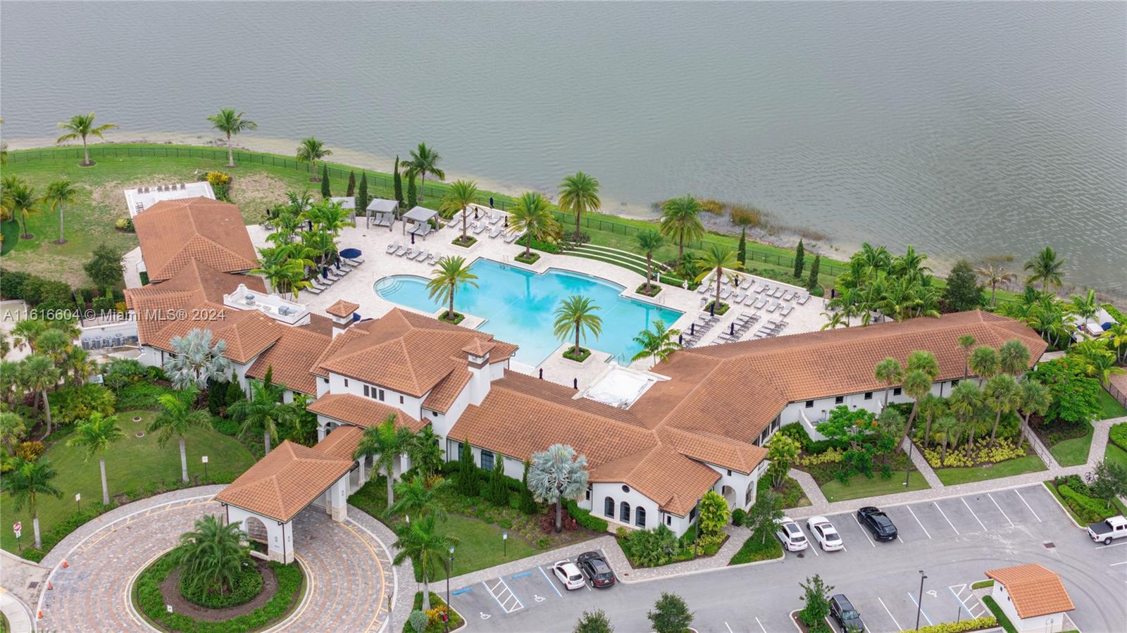 8555 E Baypoint Cir
