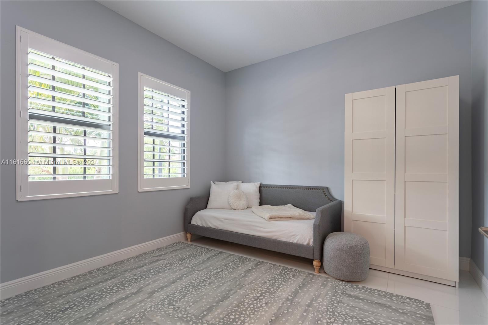 8555 E Baypoint Cir