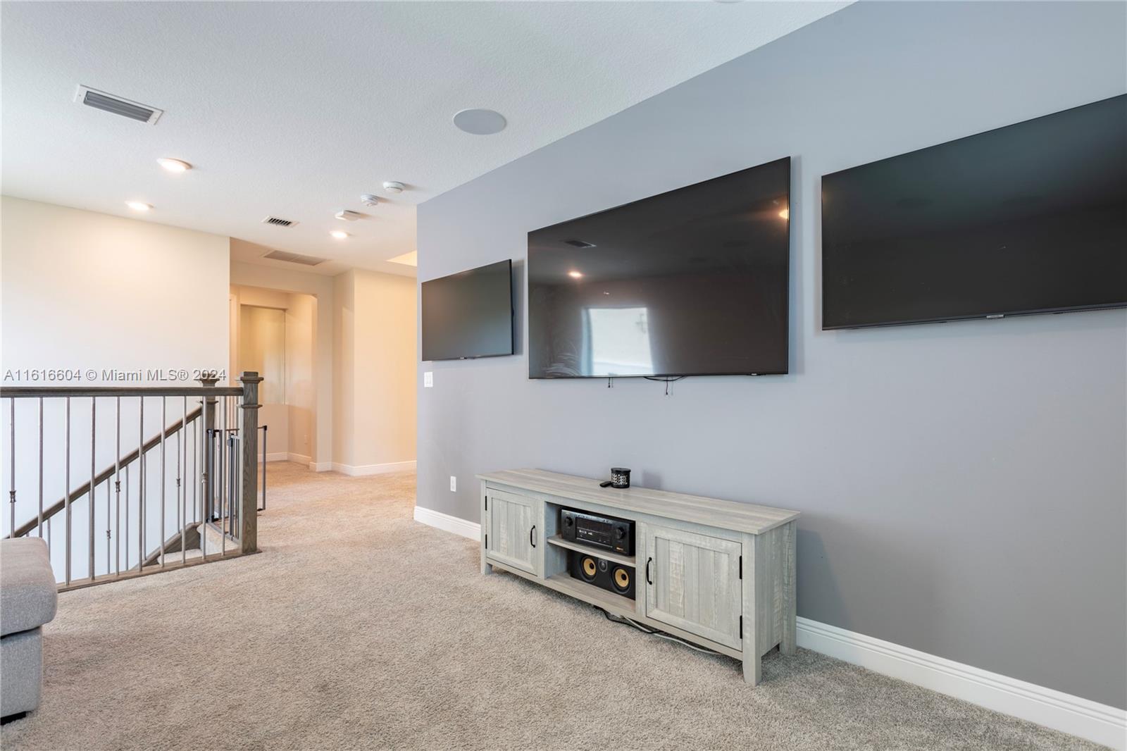 8555 E Baypoint Cir