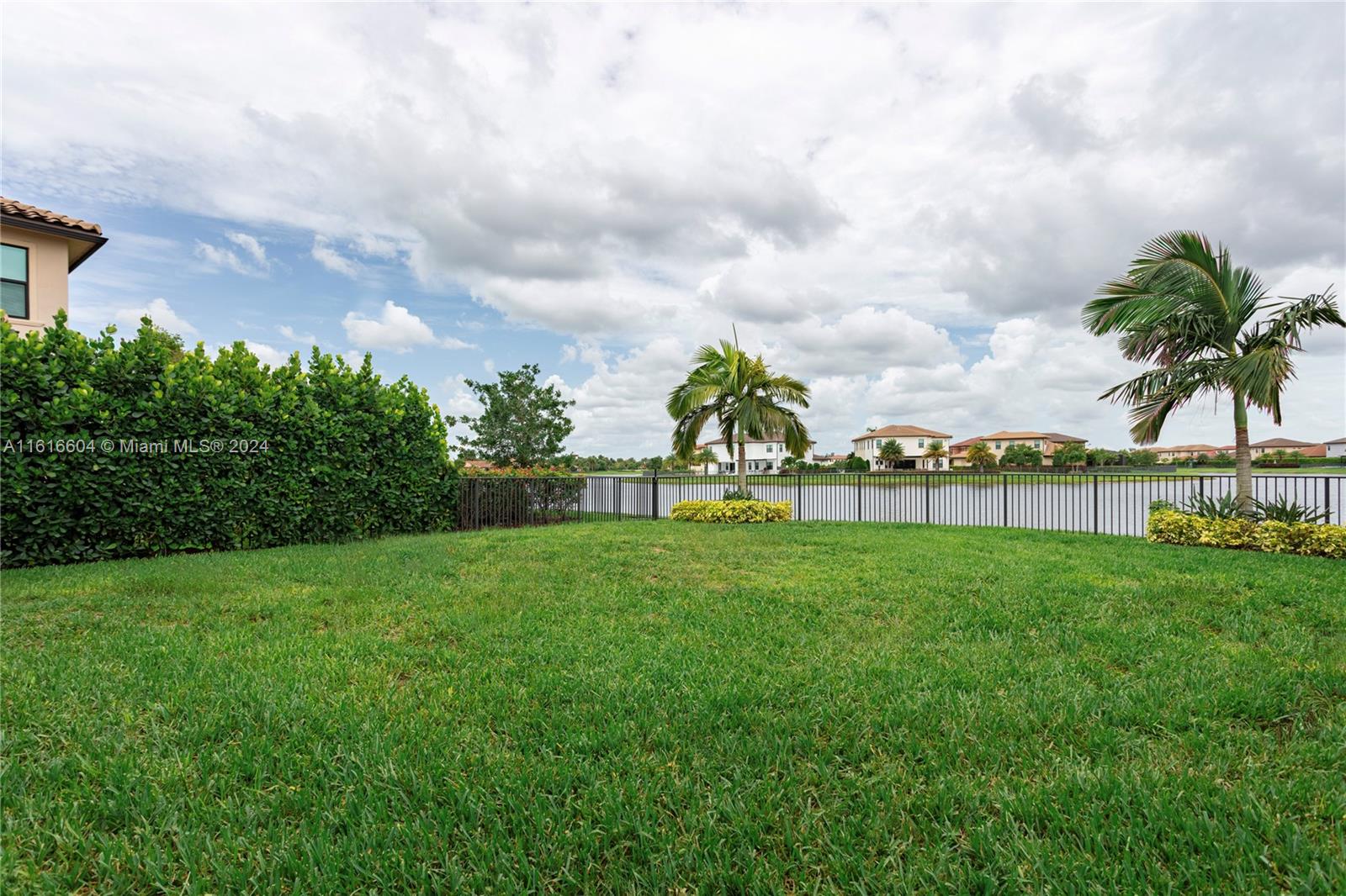 8555 E Baypoint Cir