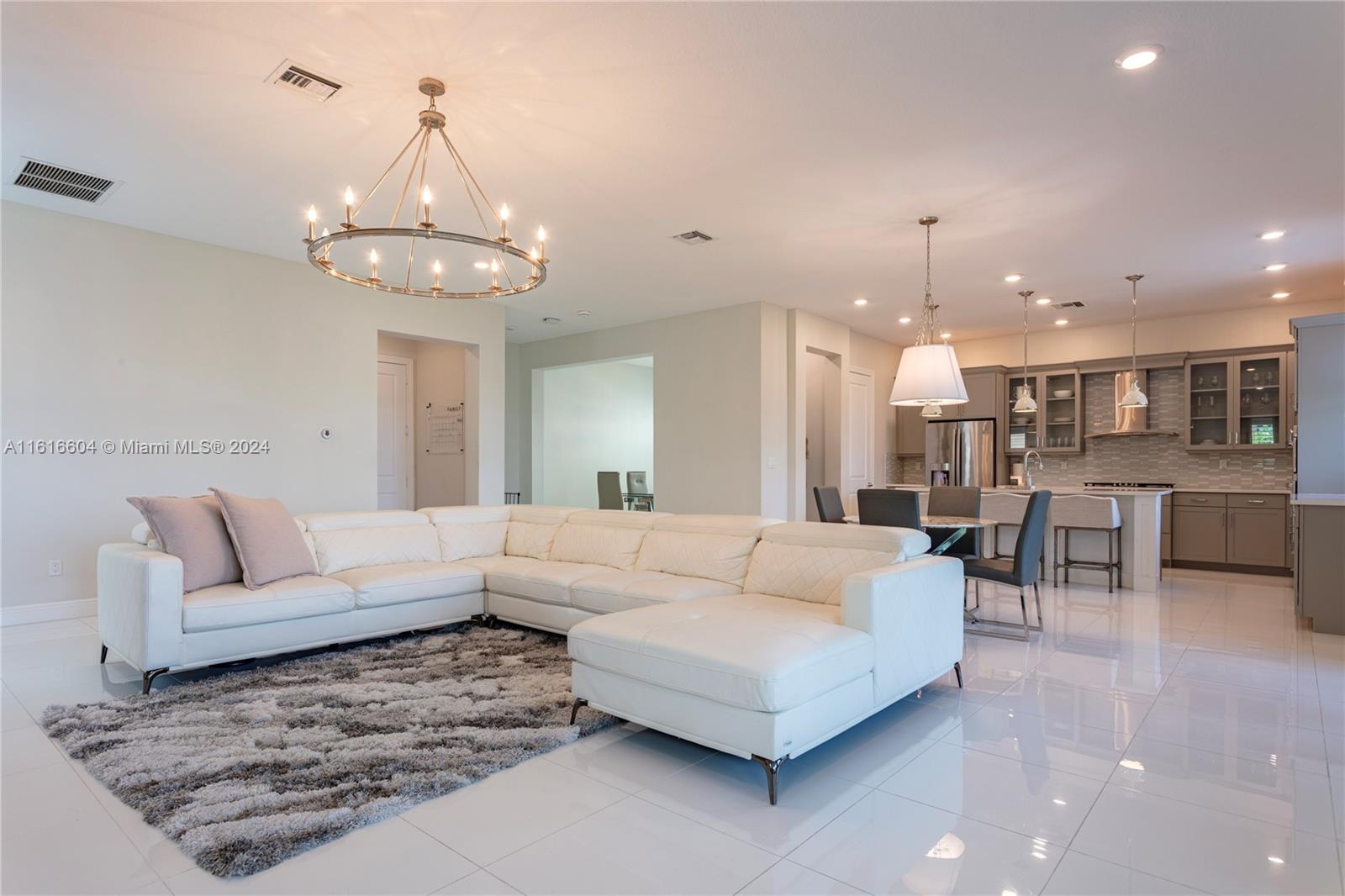 8555 E Baypoint Cir