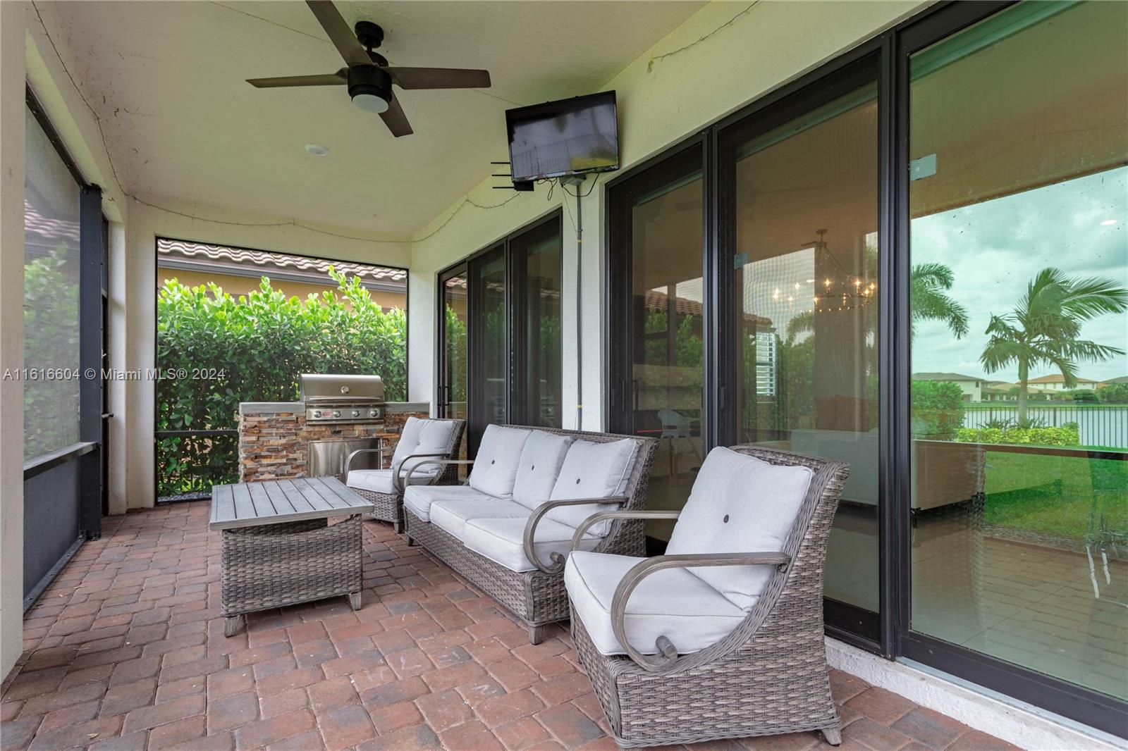 8555 E Baypoint Cir