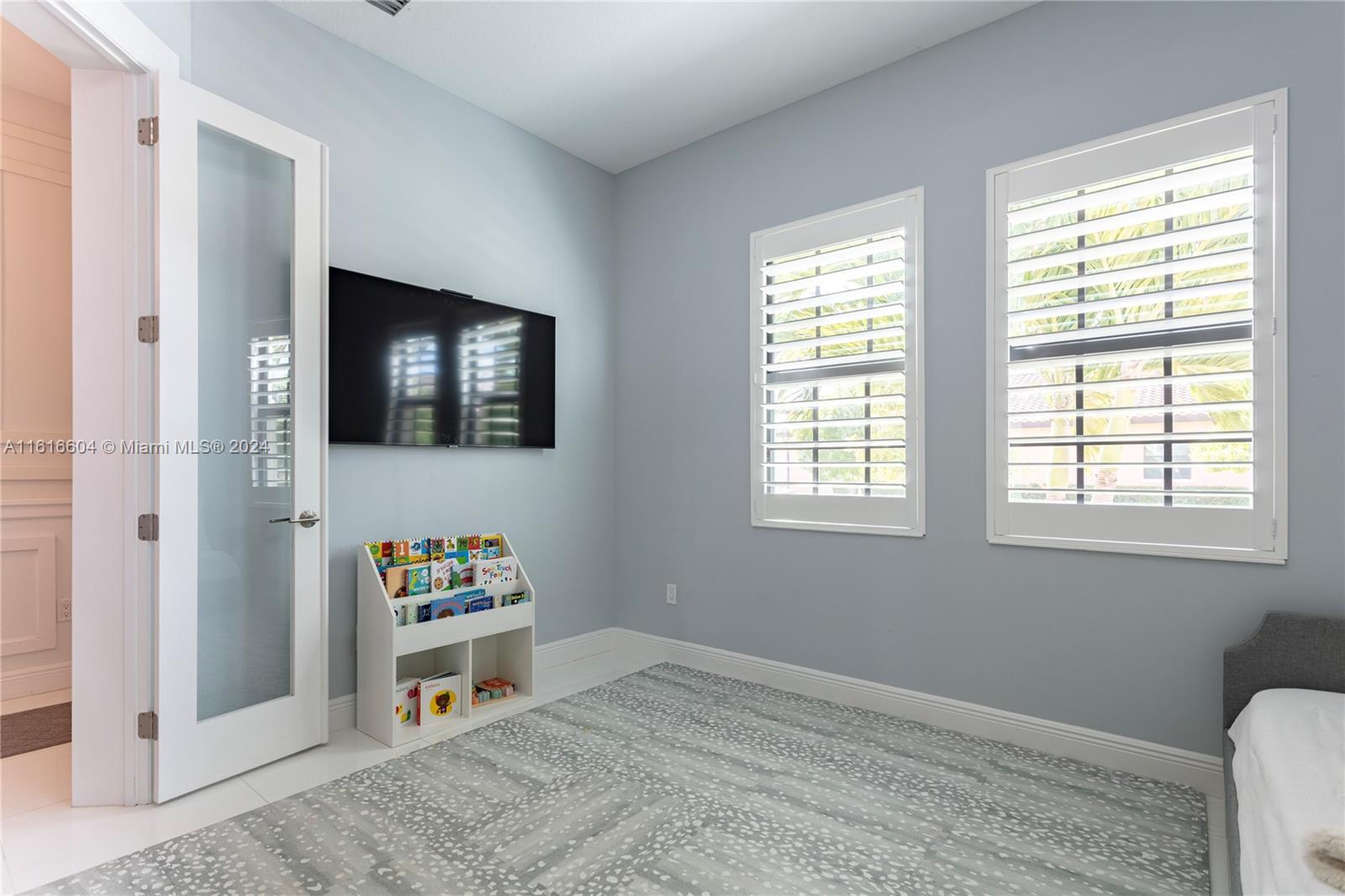 8555 E Baypoint Cir