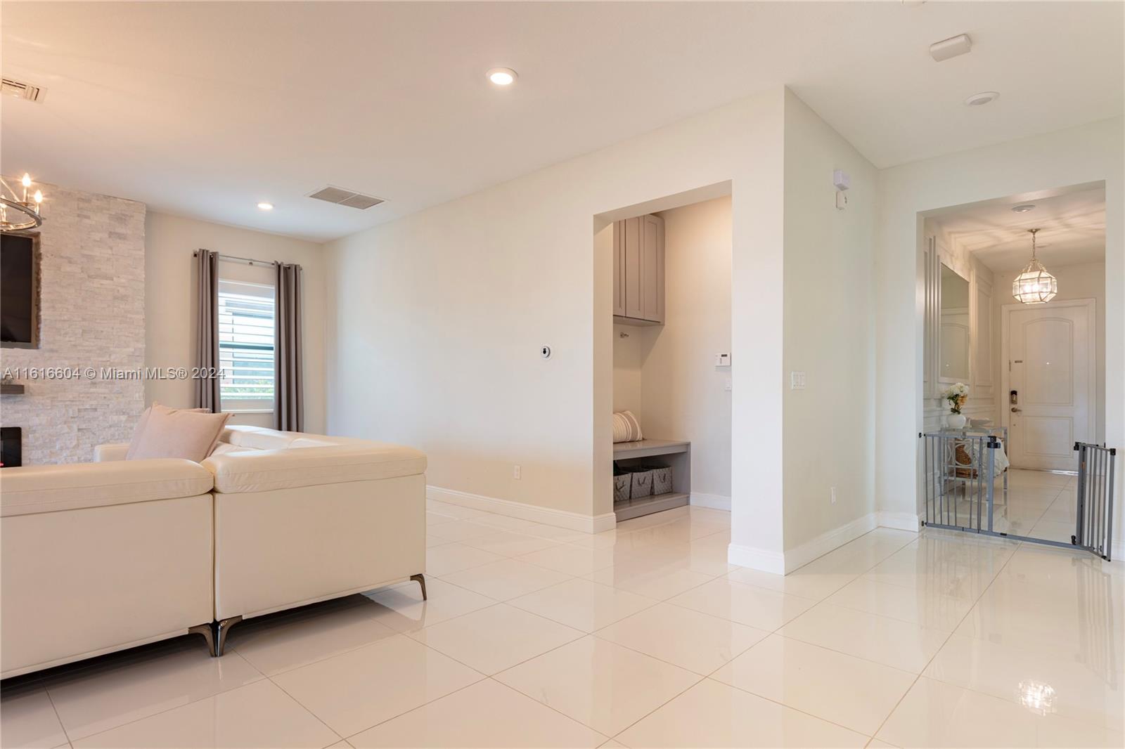 8555 E Baypoint Cir