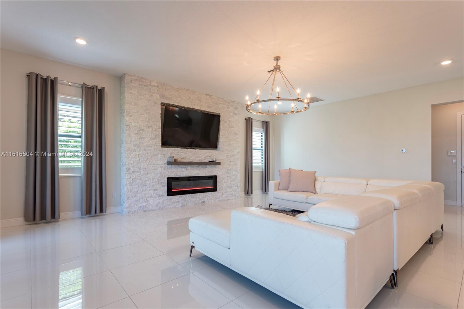 8555 E Baypoint Cir