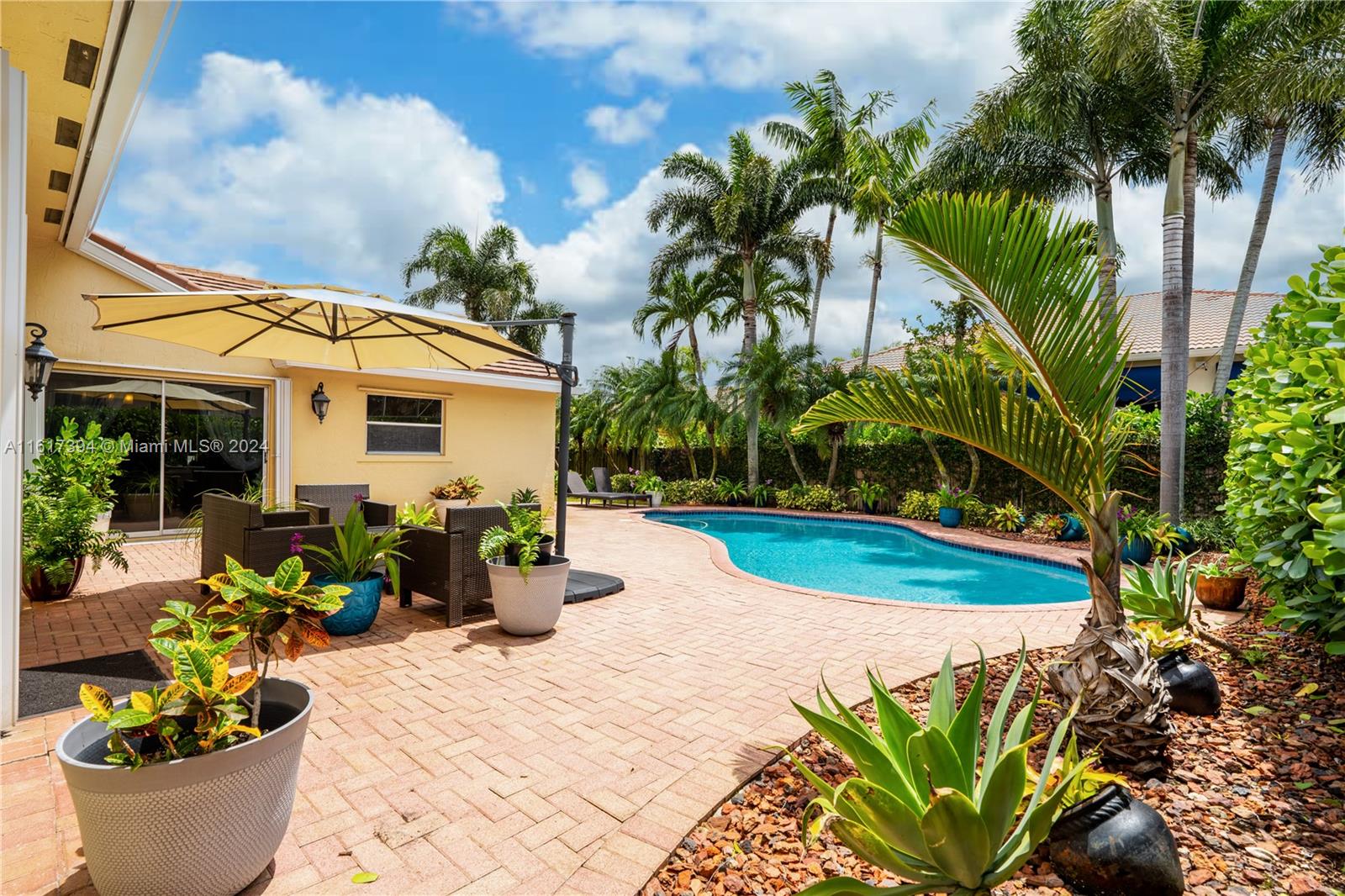 333 SW 187th Ter