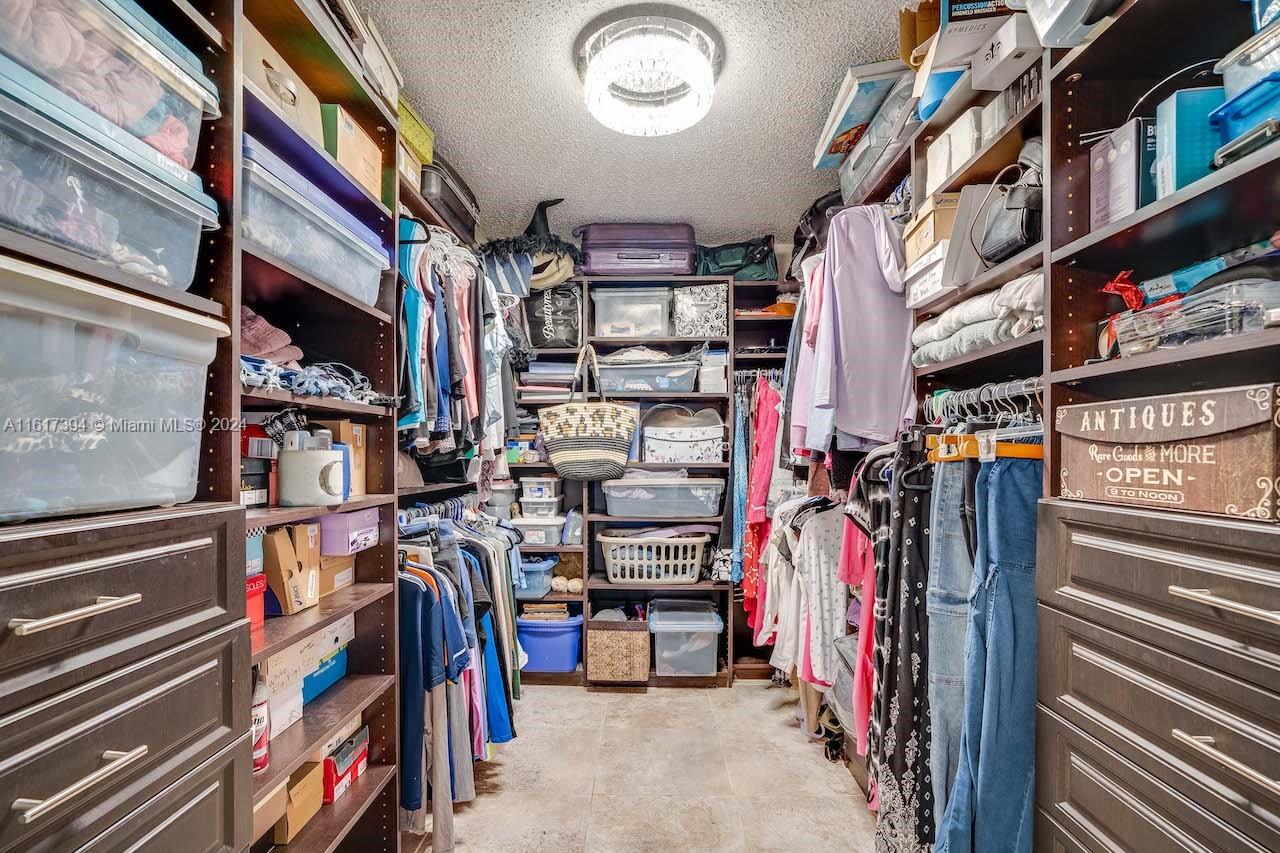 333 SW 187th Ter