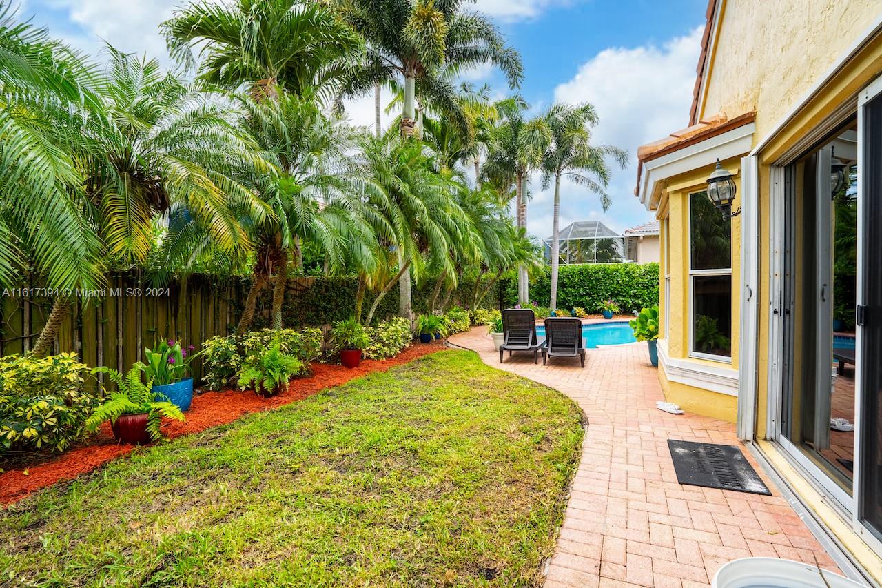 333 SW 187th Ter