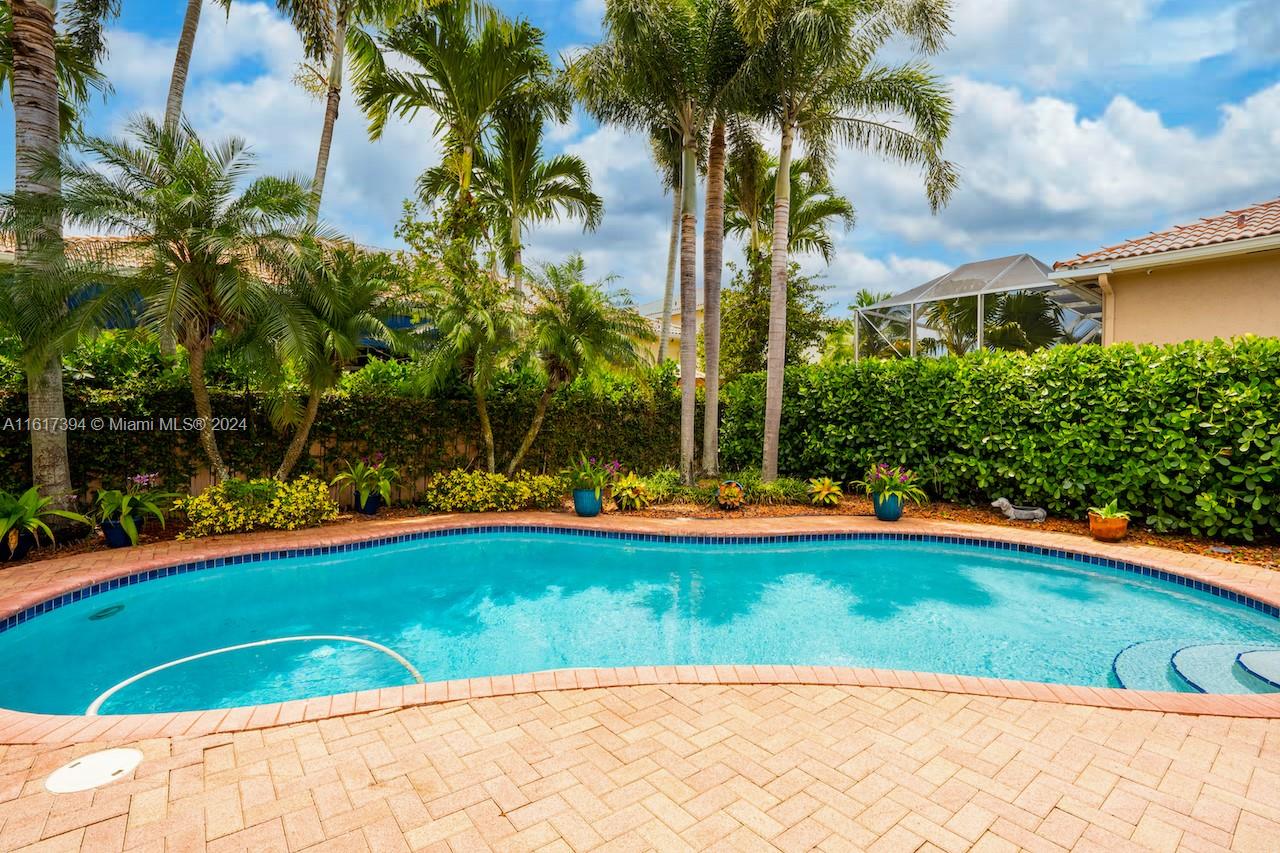 333 SW 187th Ter