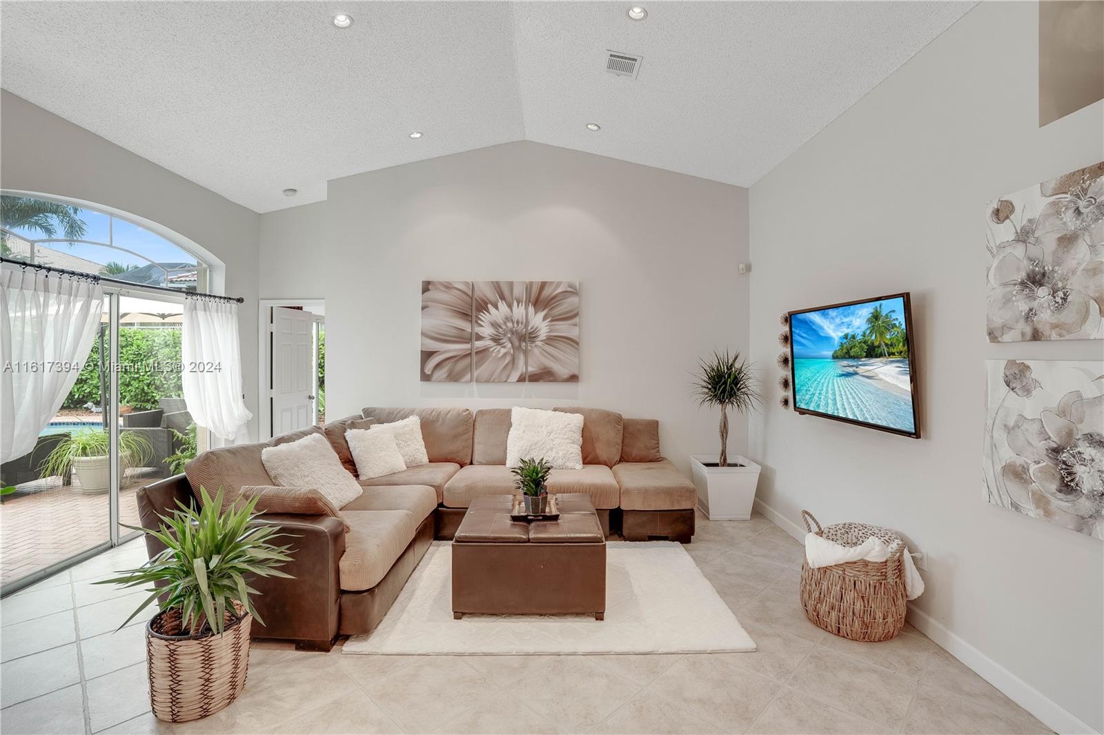 333 SW 187th Ter