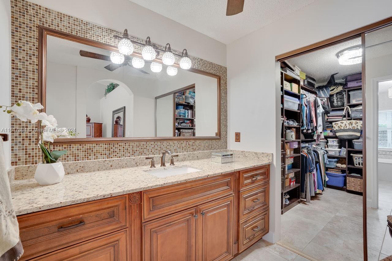 333 SW 187th Ter