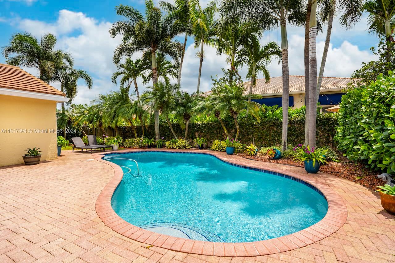 333 SW 187th Ter