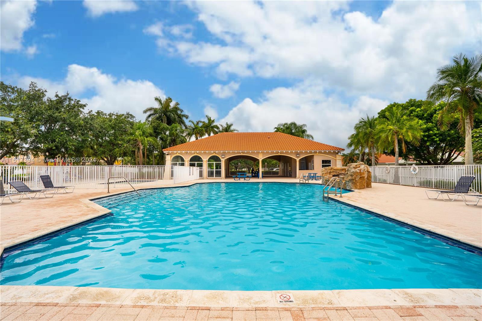 333 SW 187th Ter