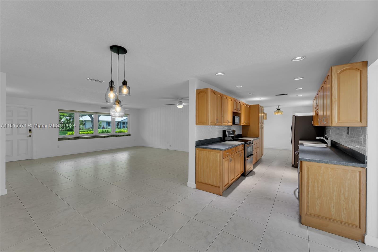 8304 NW 36th St