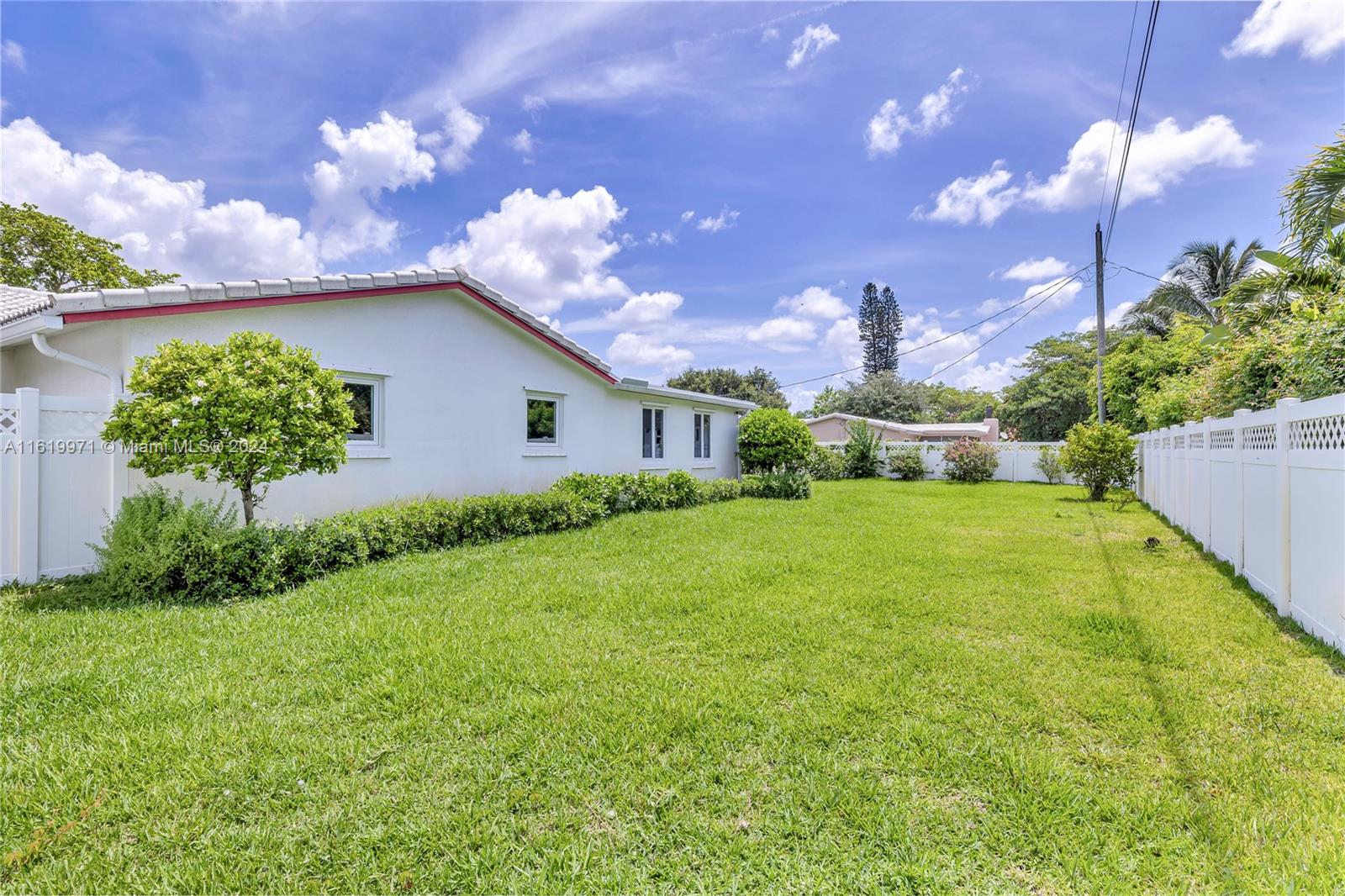 8304 NW 36th St