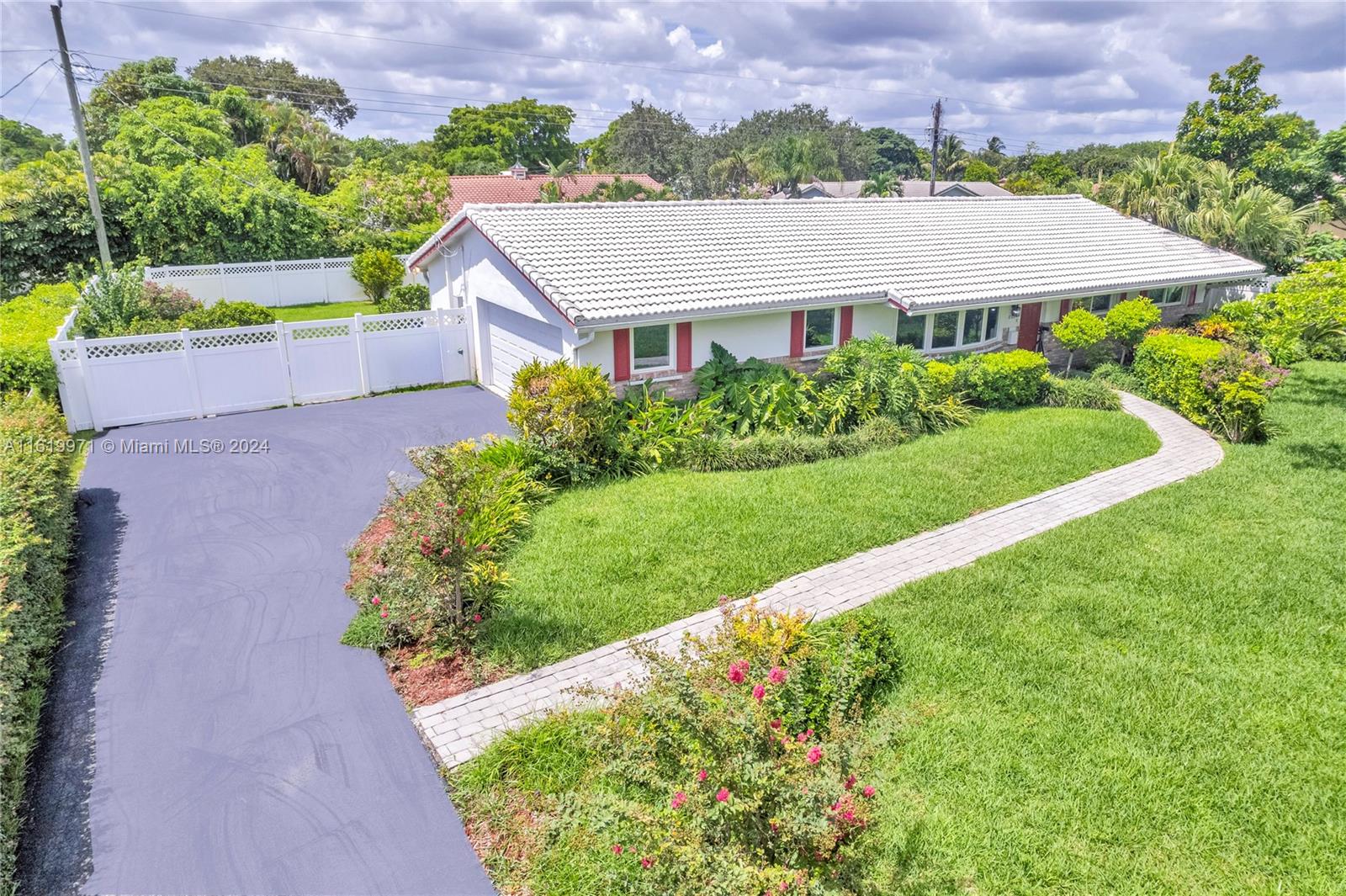8304 NW 36th St