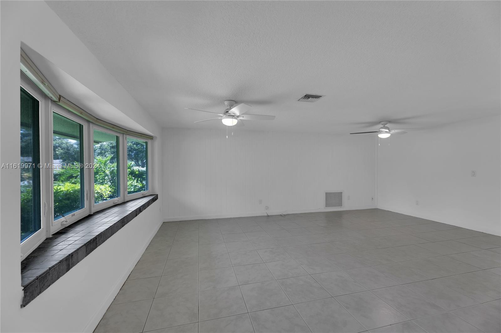 8304 NW 36th St