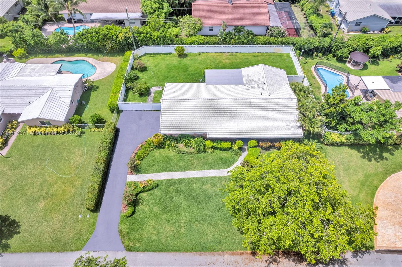 8304 NW 36th St