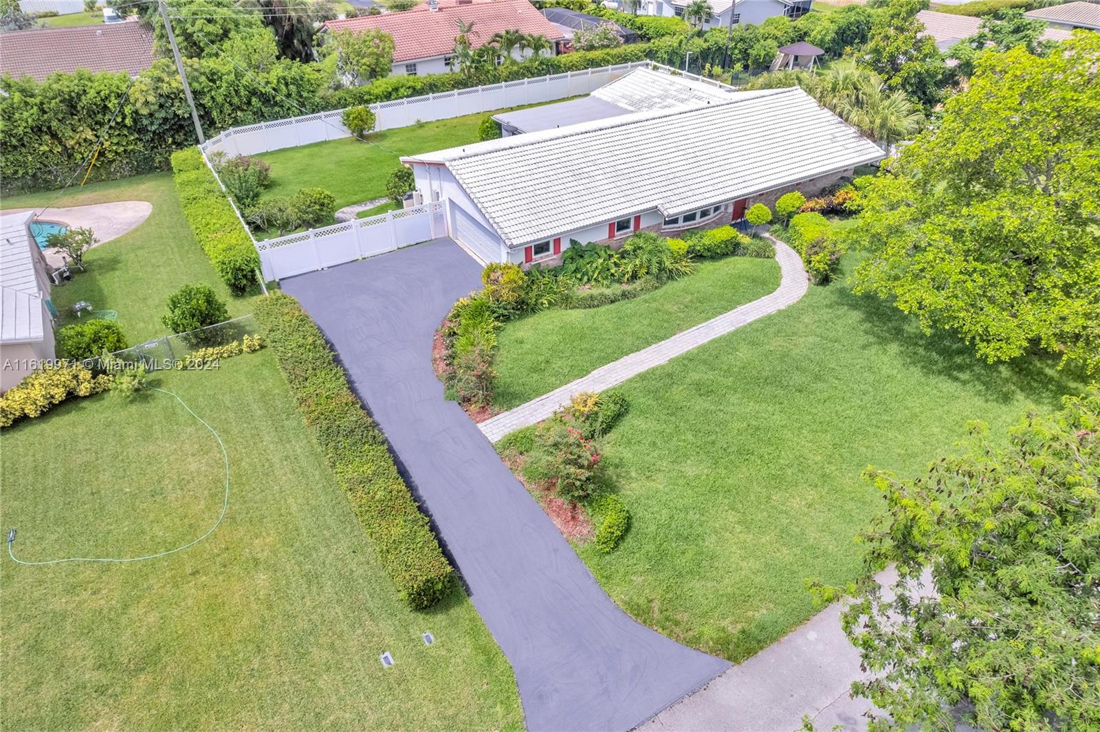 8304 NW 36th St
