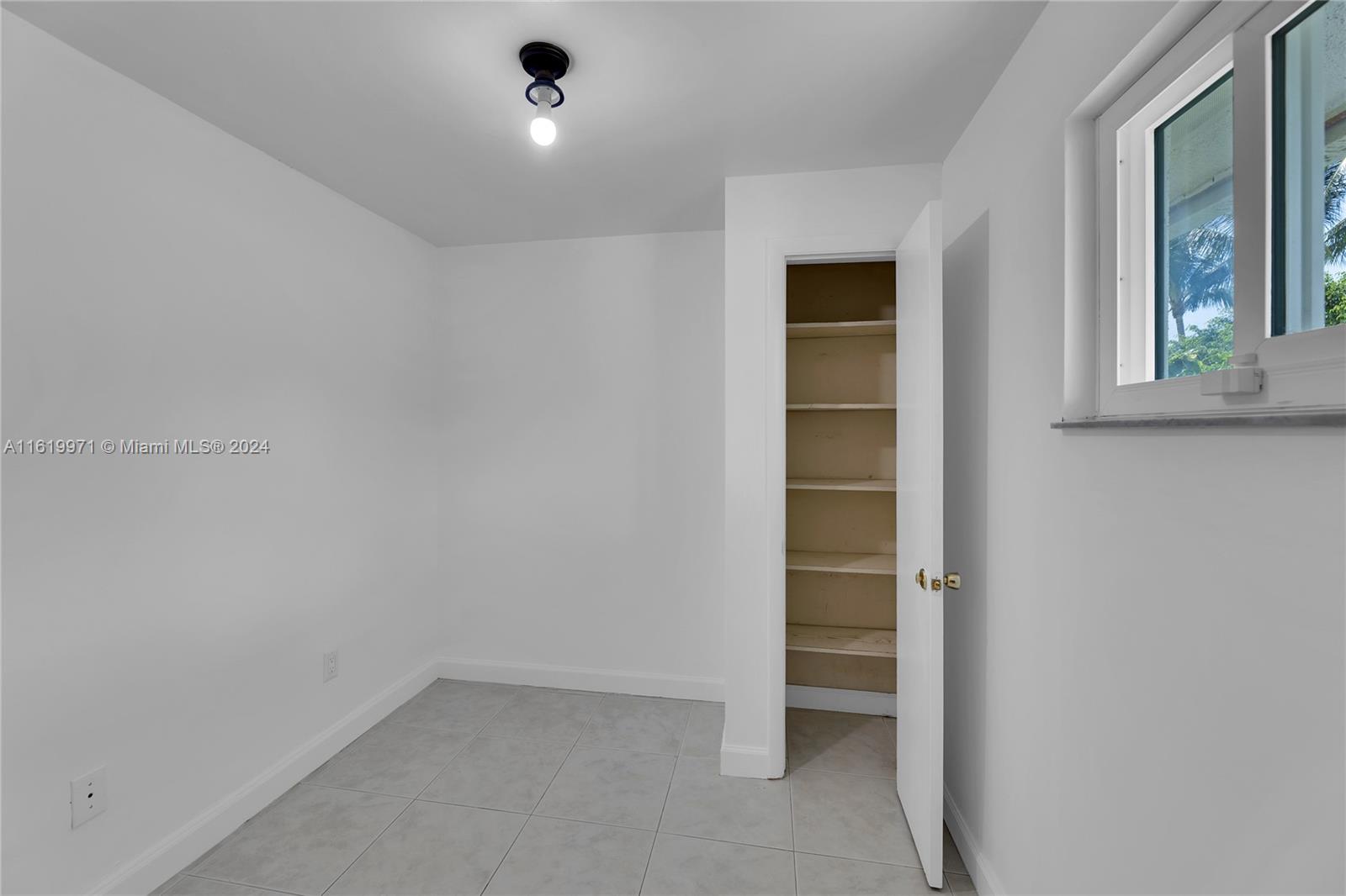 8304 NW 36th St