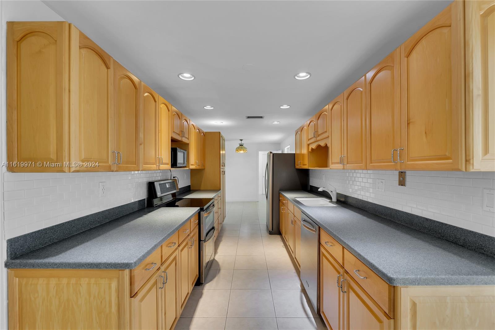 8304 NW 36th St